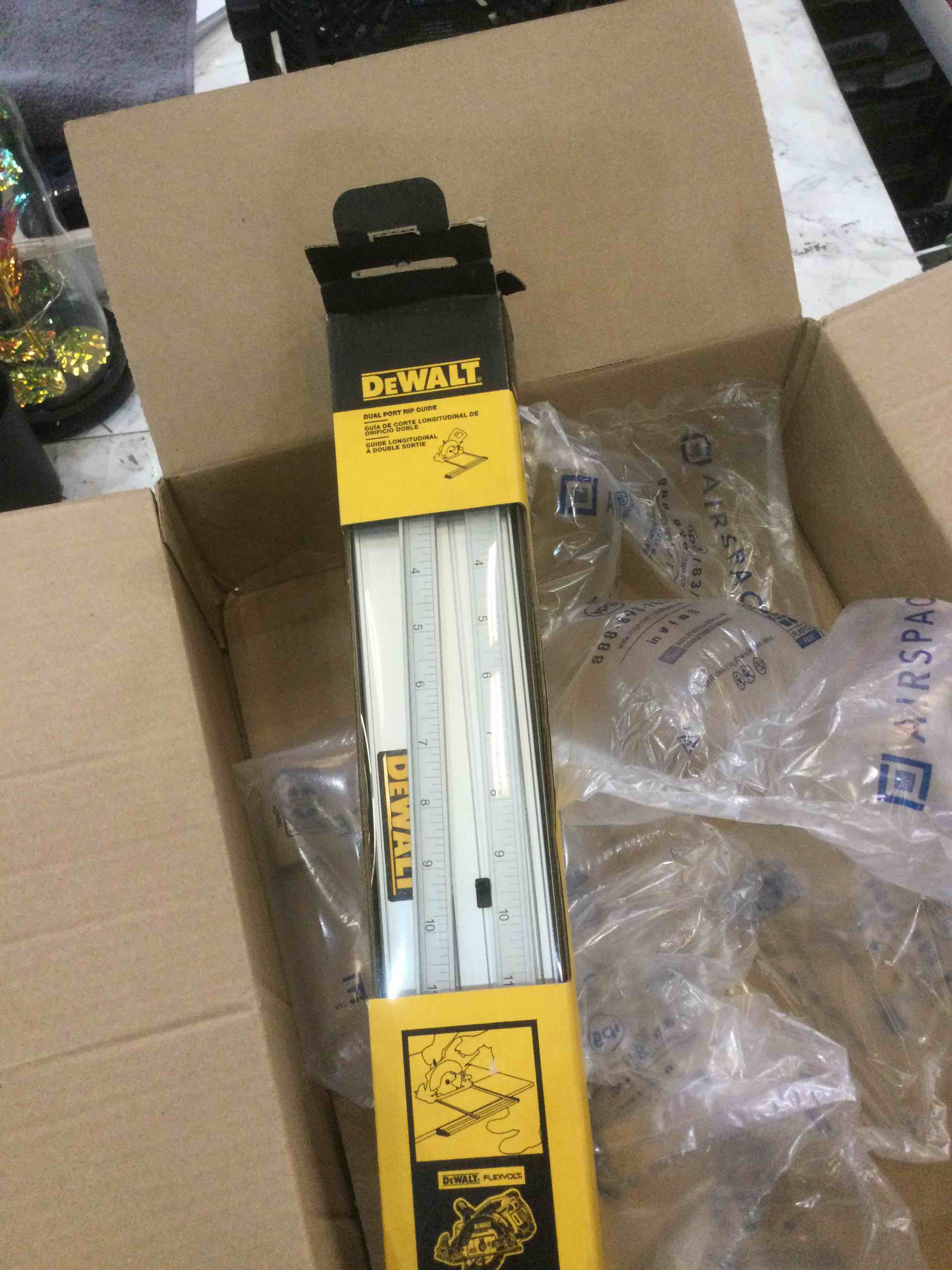 https://s3.amazonaws.com/lotting-images-prod/BargainHunt/EXS01702684_1713886754174.jpeg