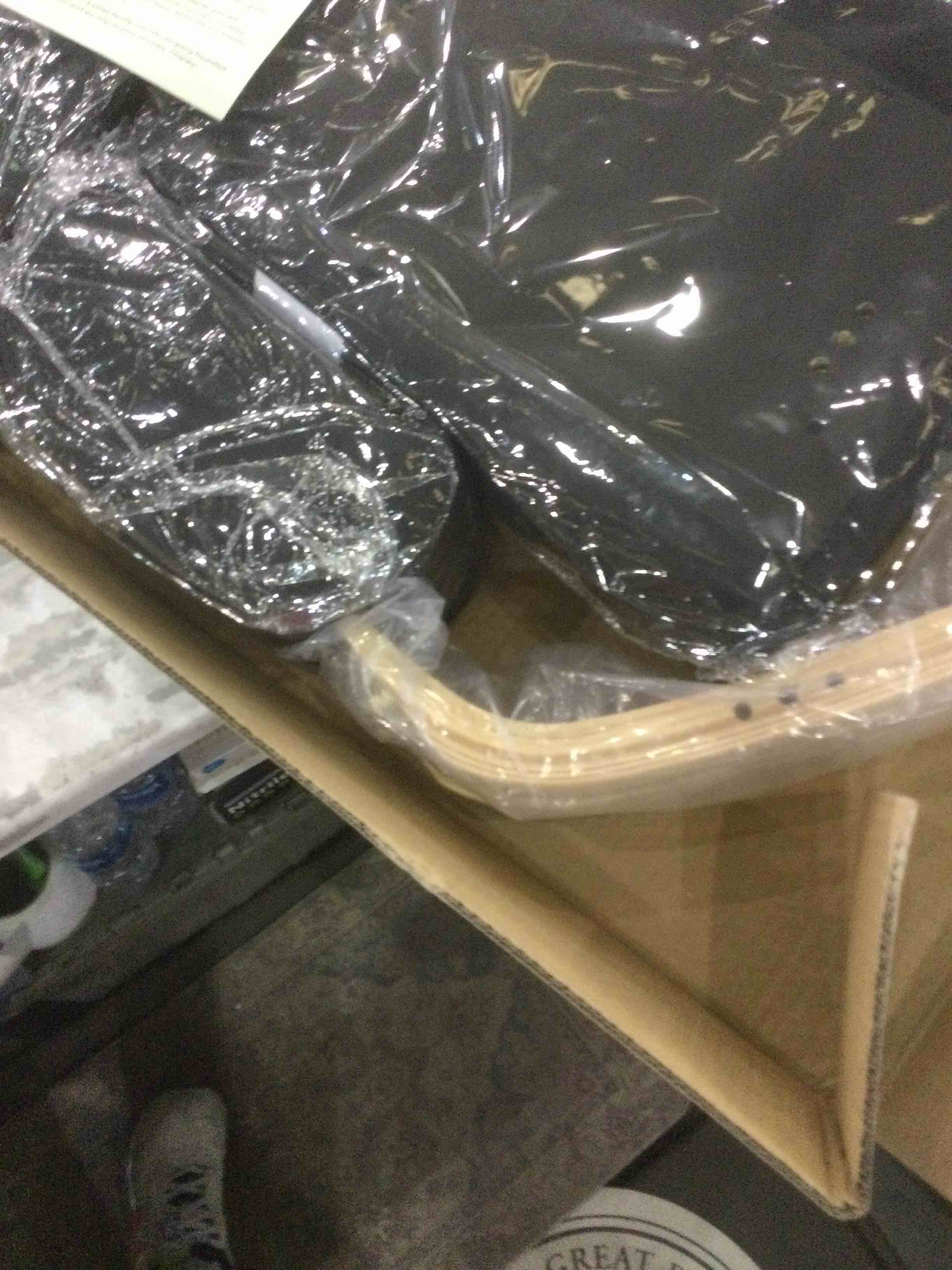 https://s3.amazonaws.com/lotting-images-prod/BargainHunt/EXS01702768_1714046611286.jpeg