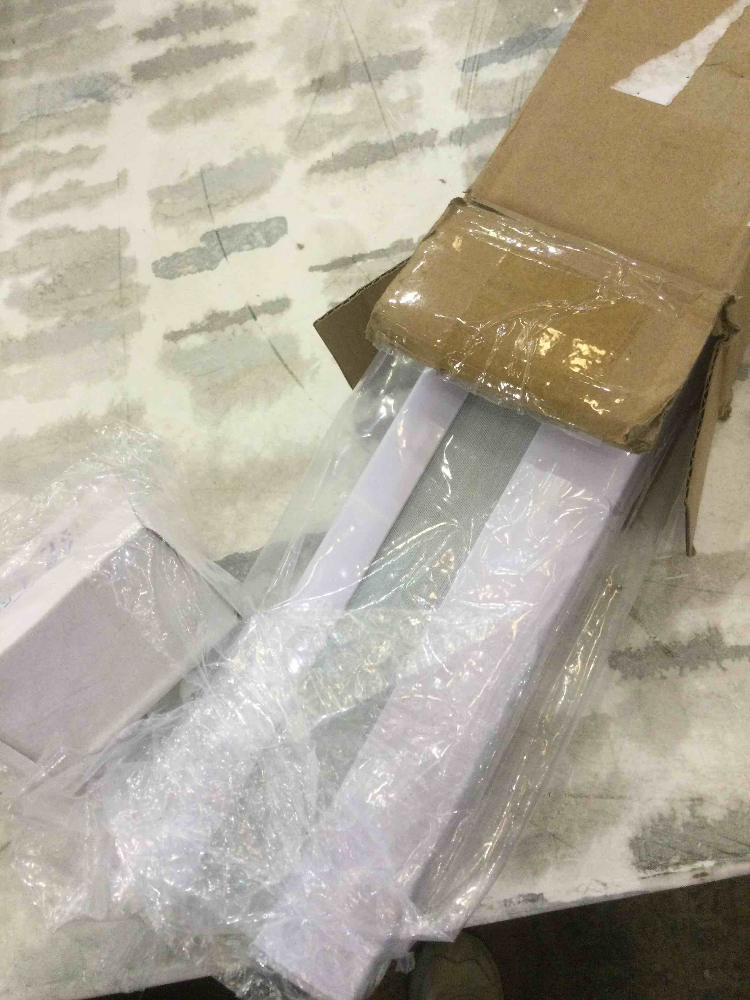 https://s3.amazonaws.com/lotting-images-prod/BargainHunt/EXS01702835_1714056981377.jpeg