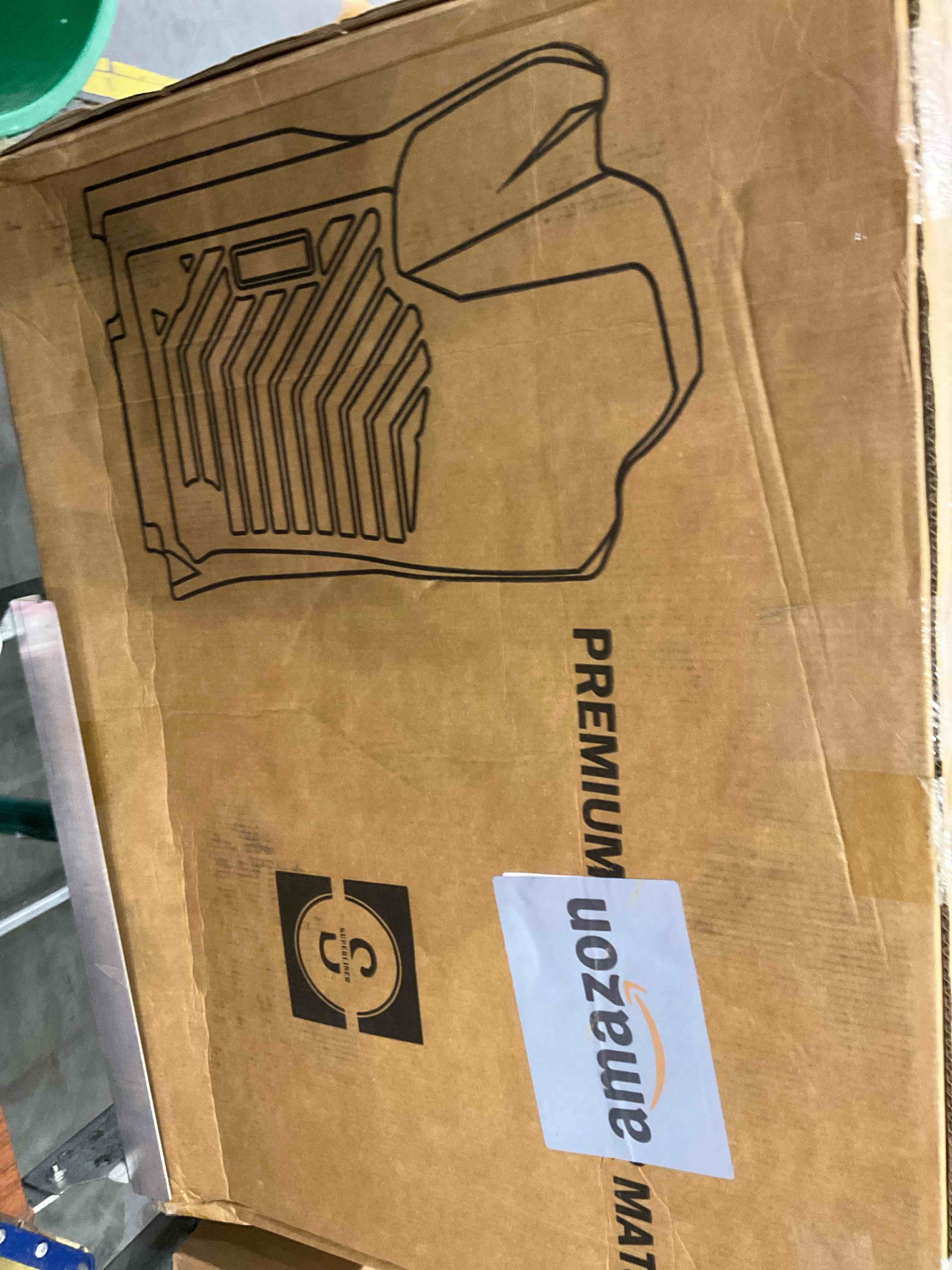 https://s3.amazonaws.com/lotting-images-prod/BargainHunt/EXS01703060_1713459072542.jpeg