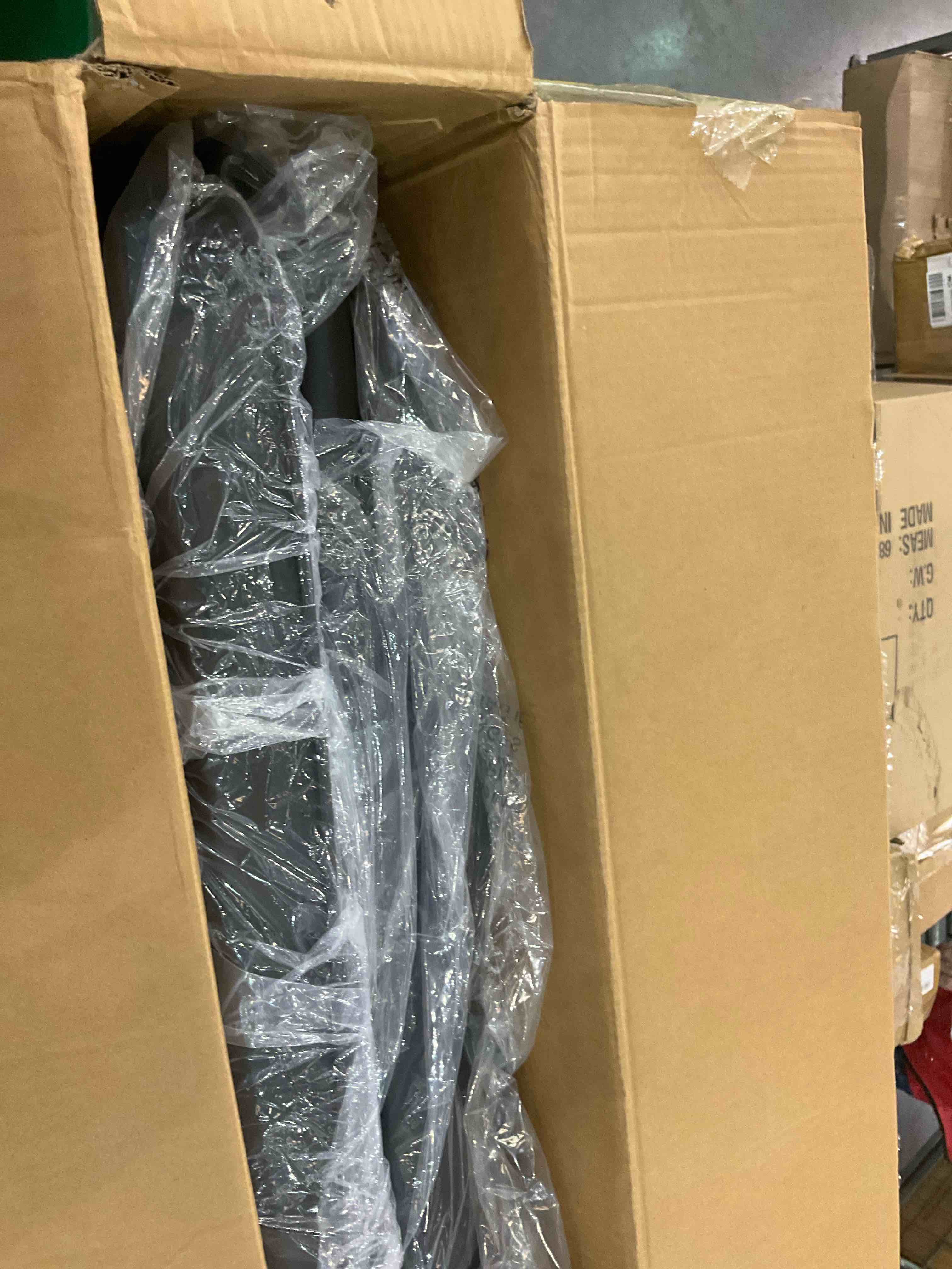 https://s3.amazonaws.com/lotting-images-prod/BargainHunt/EXS01703060_1713459108277.jpeg
