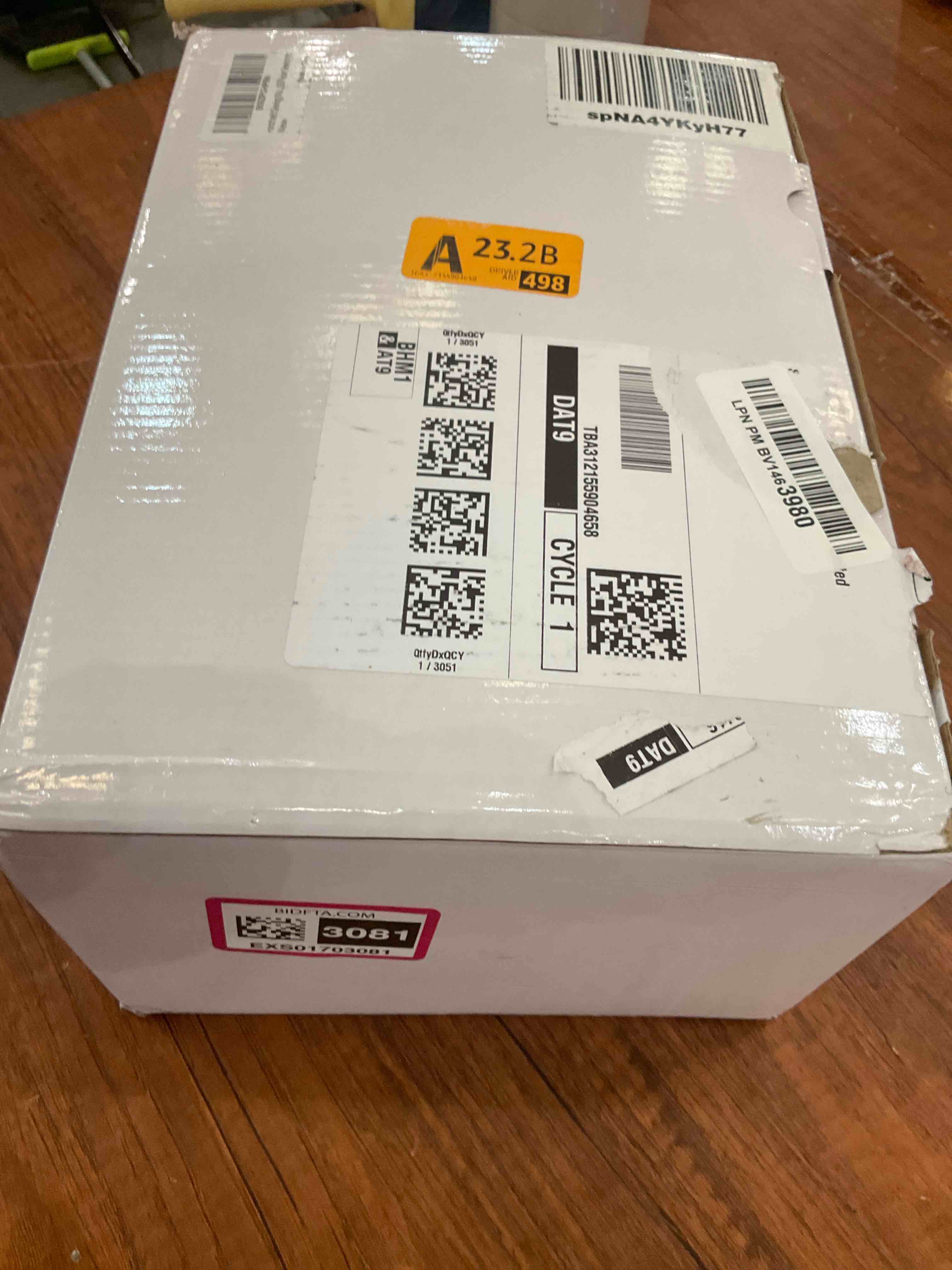 https://s3.amazonaws.com/lotting-images-prod/BargainHunt/EXS01703081_1713466783039.jpeg