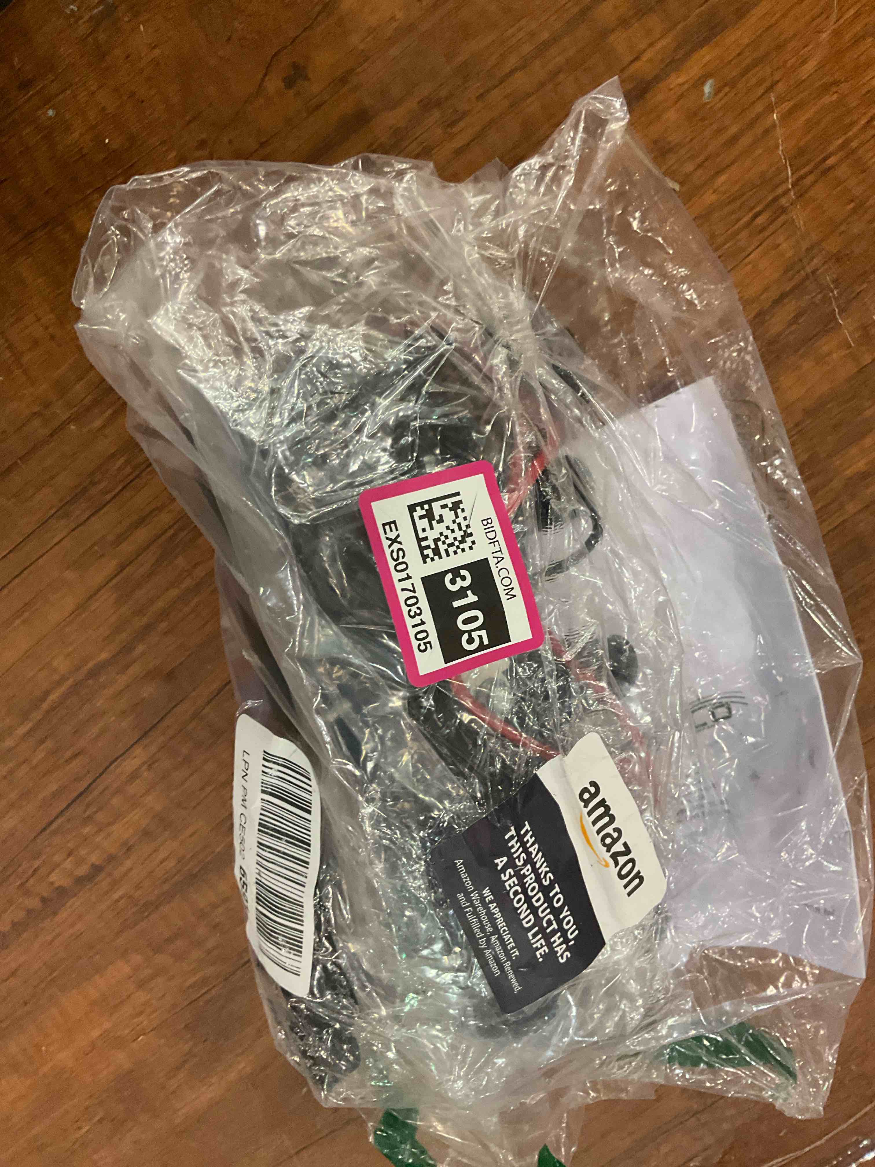 https://s3.amazonaws.com/lotting-images-prod/BargainHunt/EXS01703105_1713530103368.jpeg