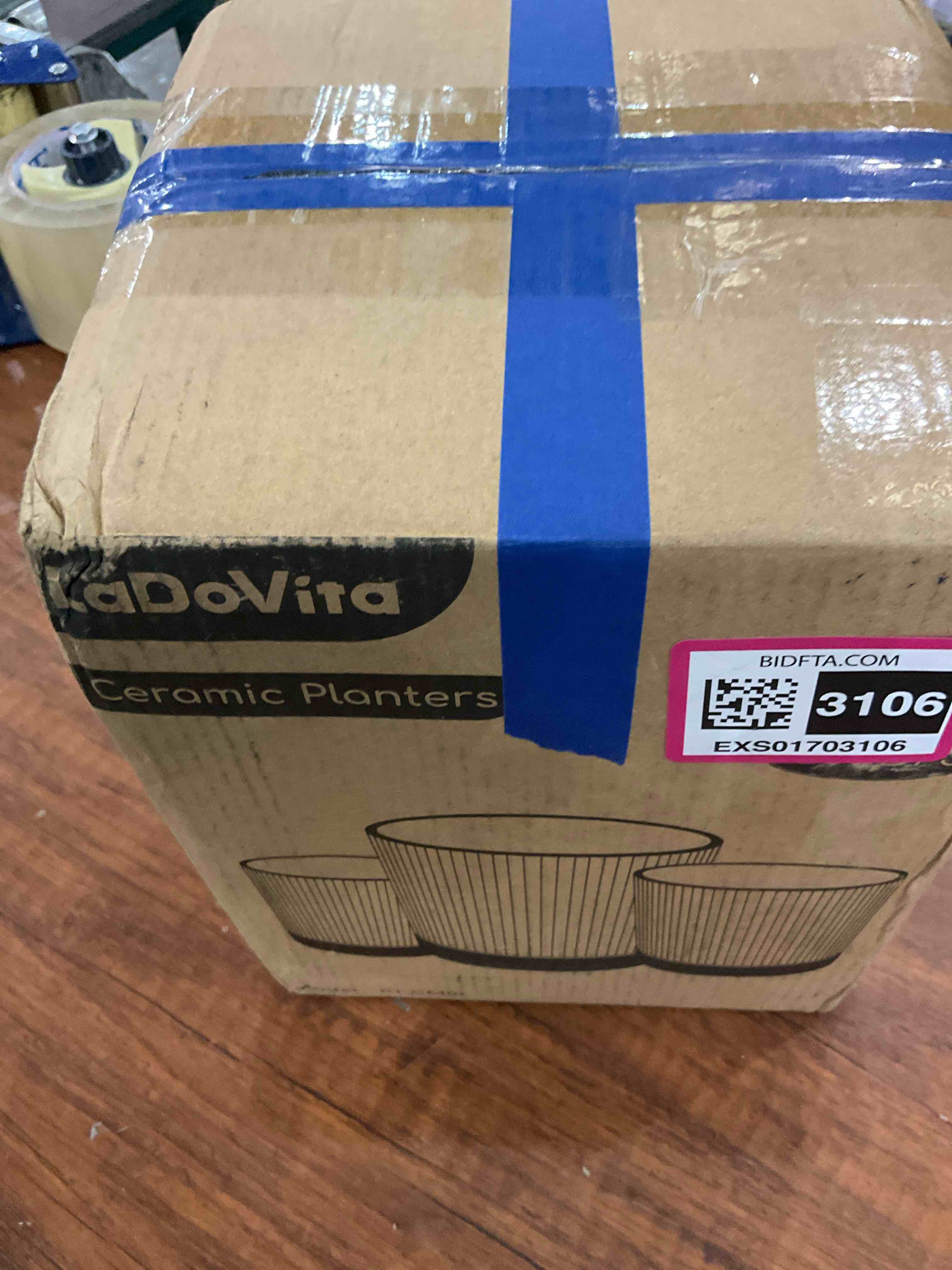 https://s3.amazonaws.com/lotting-images-prod/BargainHunt/EXS01703106_1713530189824.jpeg