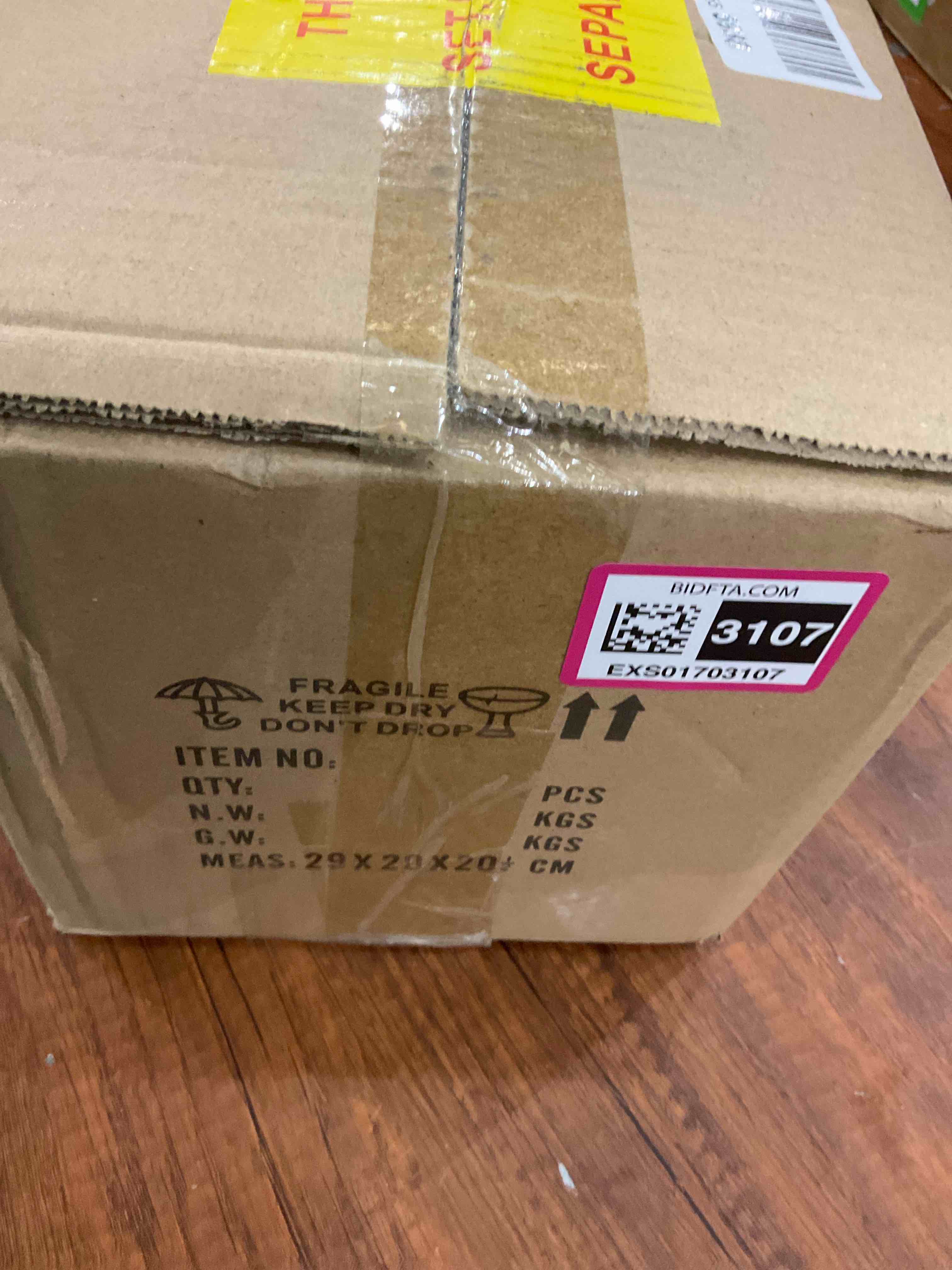 https://s3.amazonaws.com/lotting-images-prod/BargainHunt/EXS01703107_1713530308420.jpeg