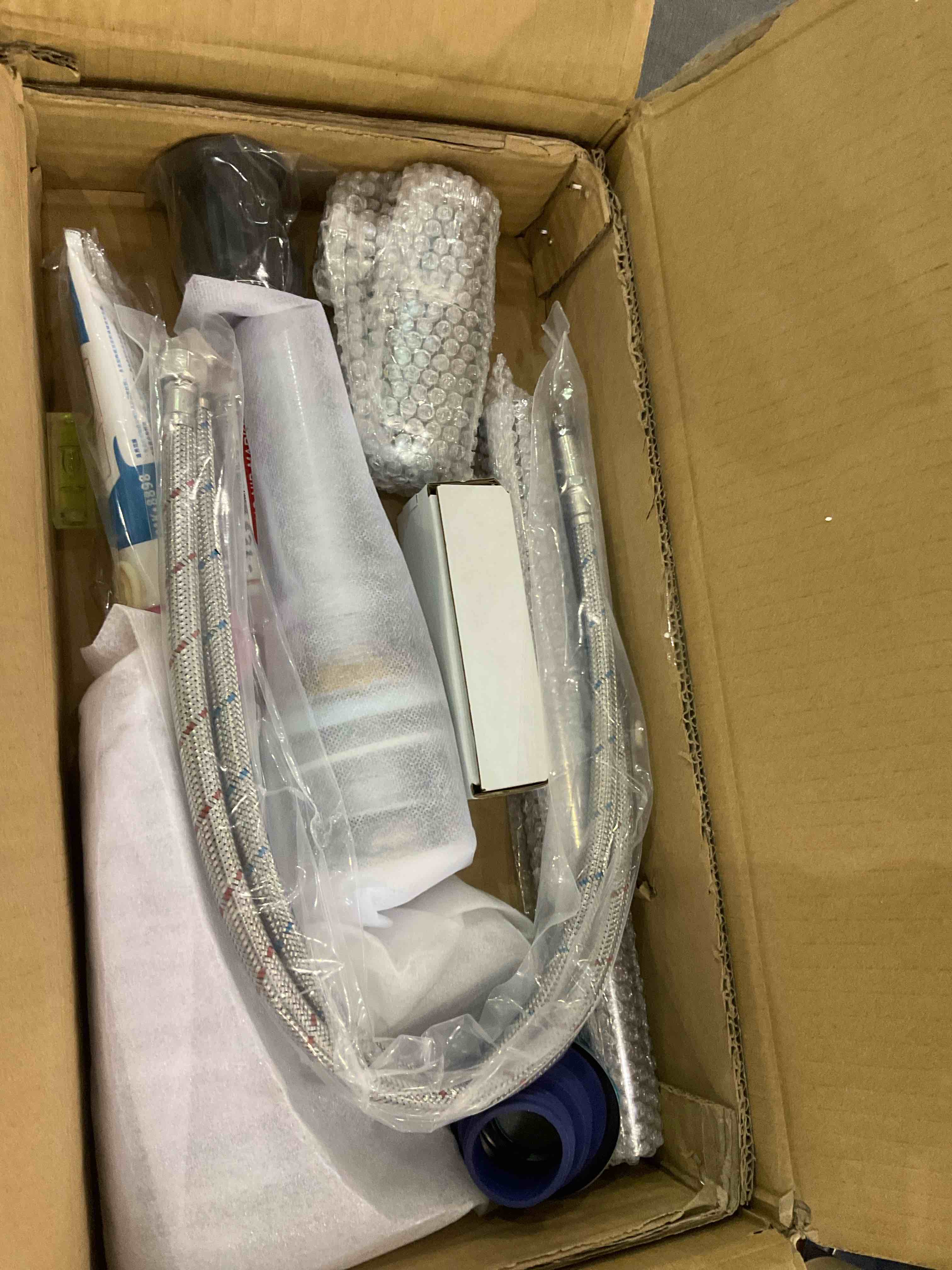 https://s3.amazonaws.com/lotting-images-prod/BargainHunt/EXS01703548_1713182518312.jpeg