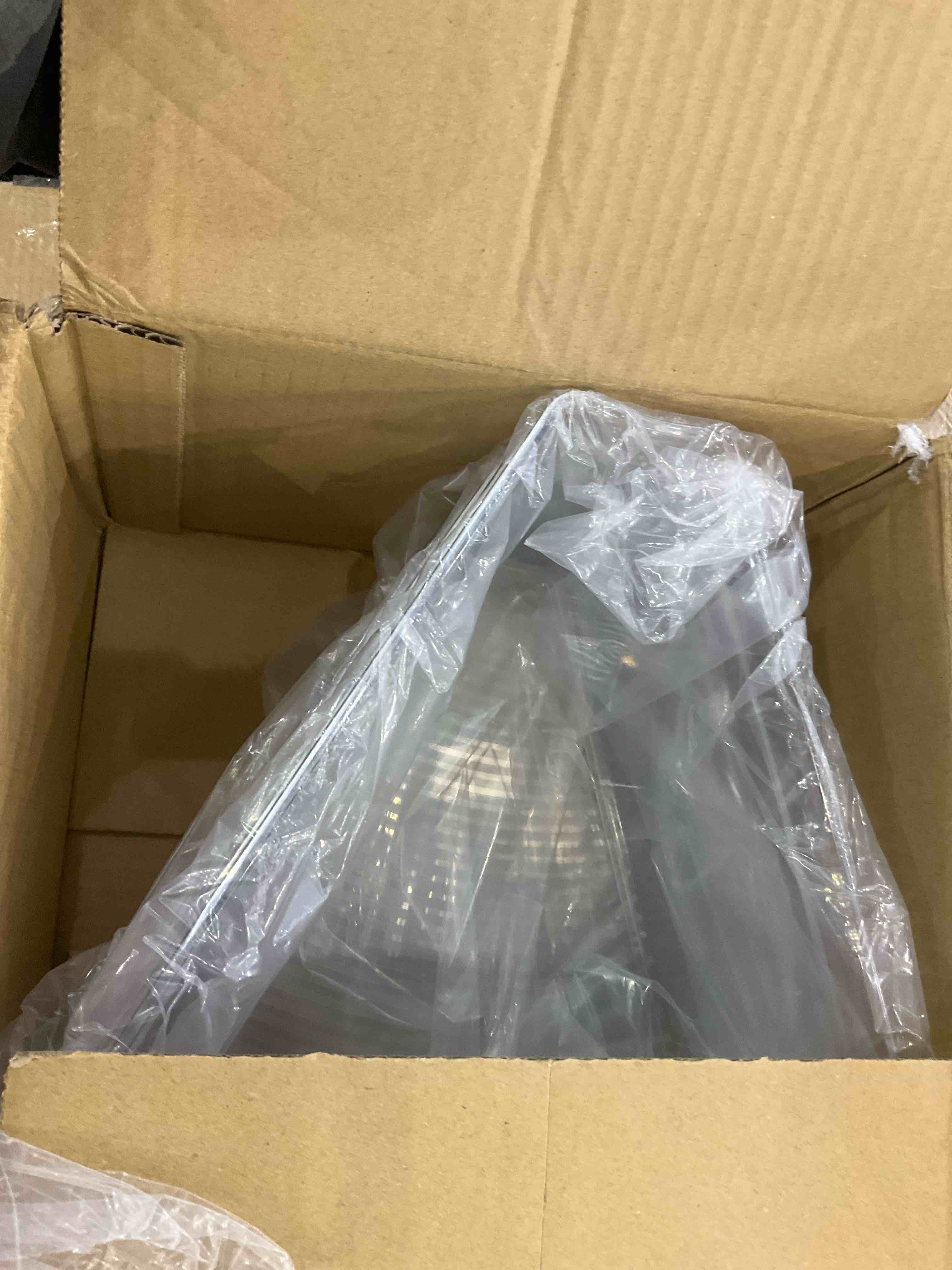 https://s3.amazonaws.com/lotting-images-prod/BargainHunt/EXS01703747_1713361380801.jpeg