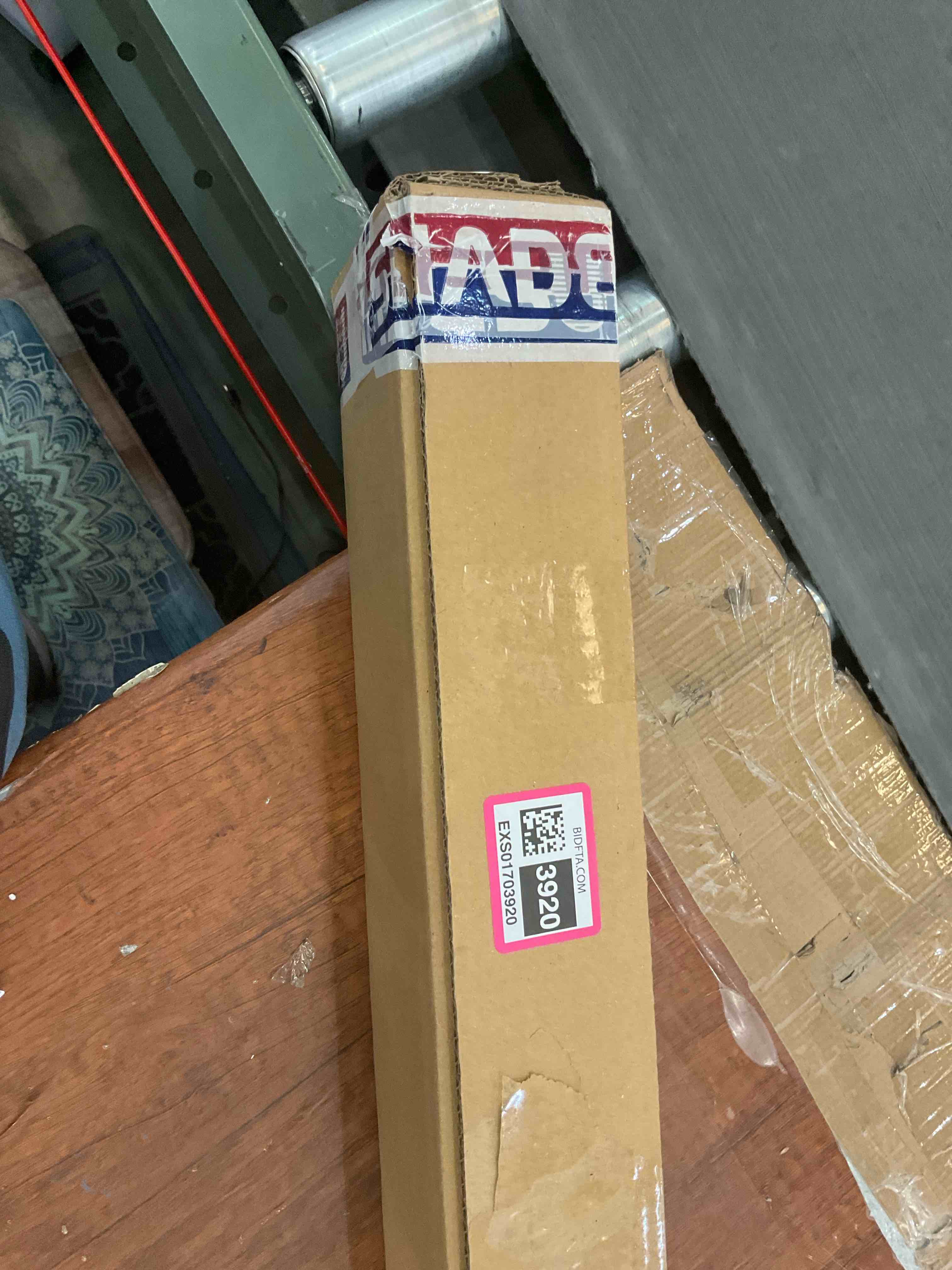 https://s3.amazonaws.com/lotting-images-prod/BargainHunt/EXS01703920_1713460023477.jpeg
