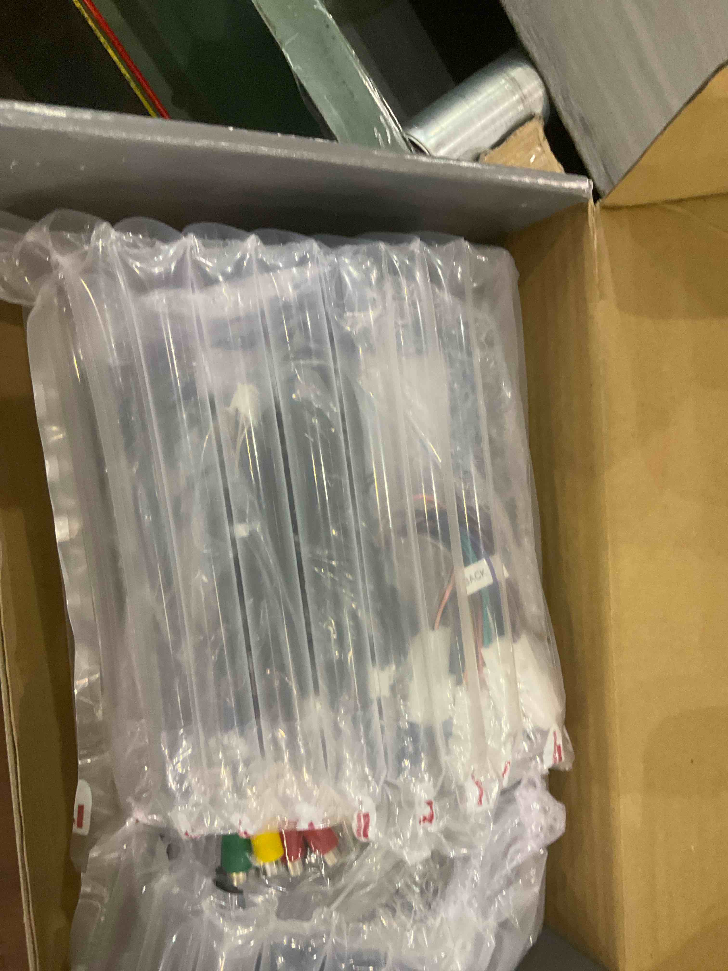 https://s3.amazonaws.com/lotting-images-prod/BargainHunt/EXS01703995_1713539138379.jpeg