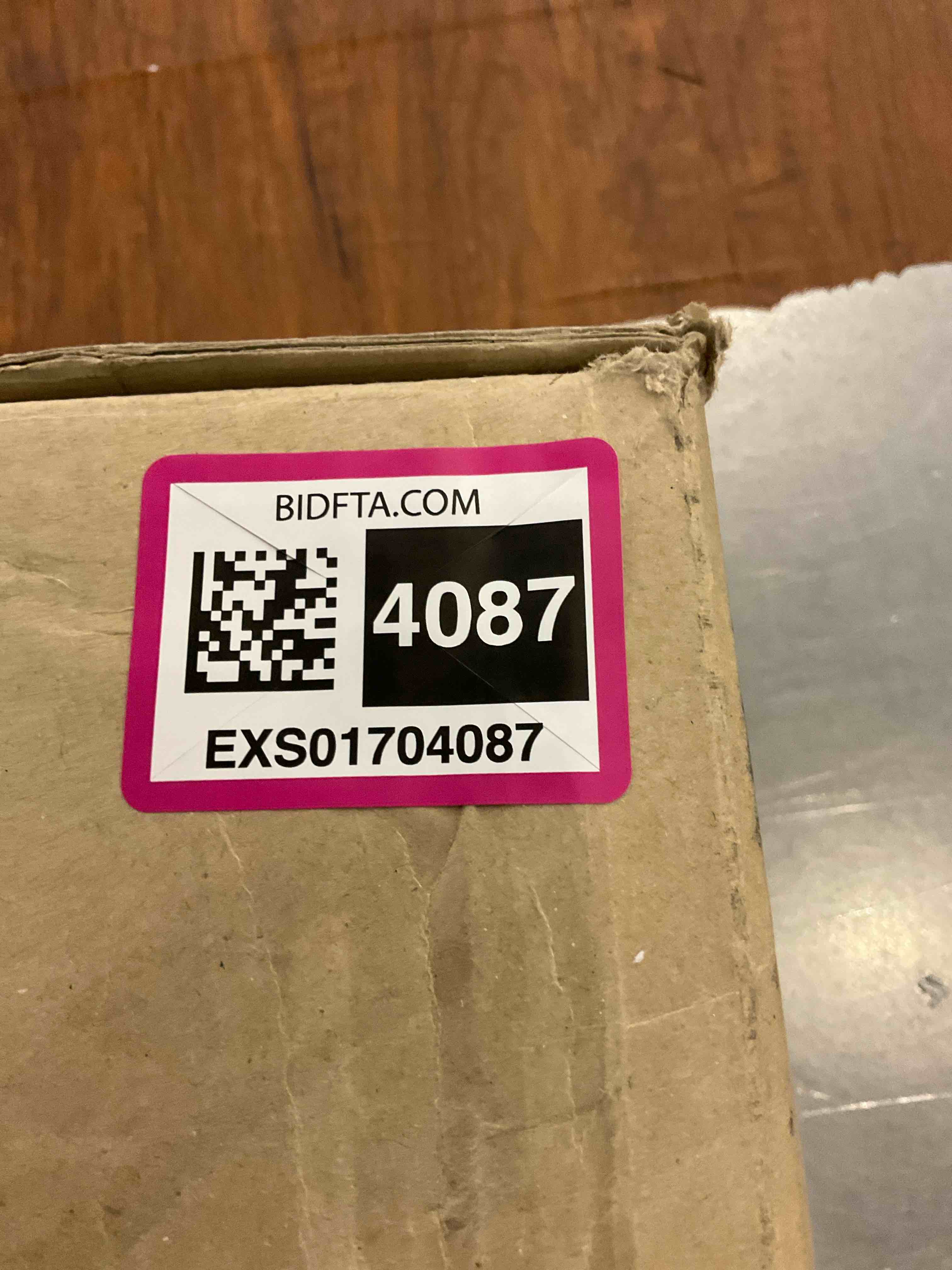 https://s3.amazonaws.com/lotting-images-prod/BargainHunt/EXS01704087_1713357135306.jpeg