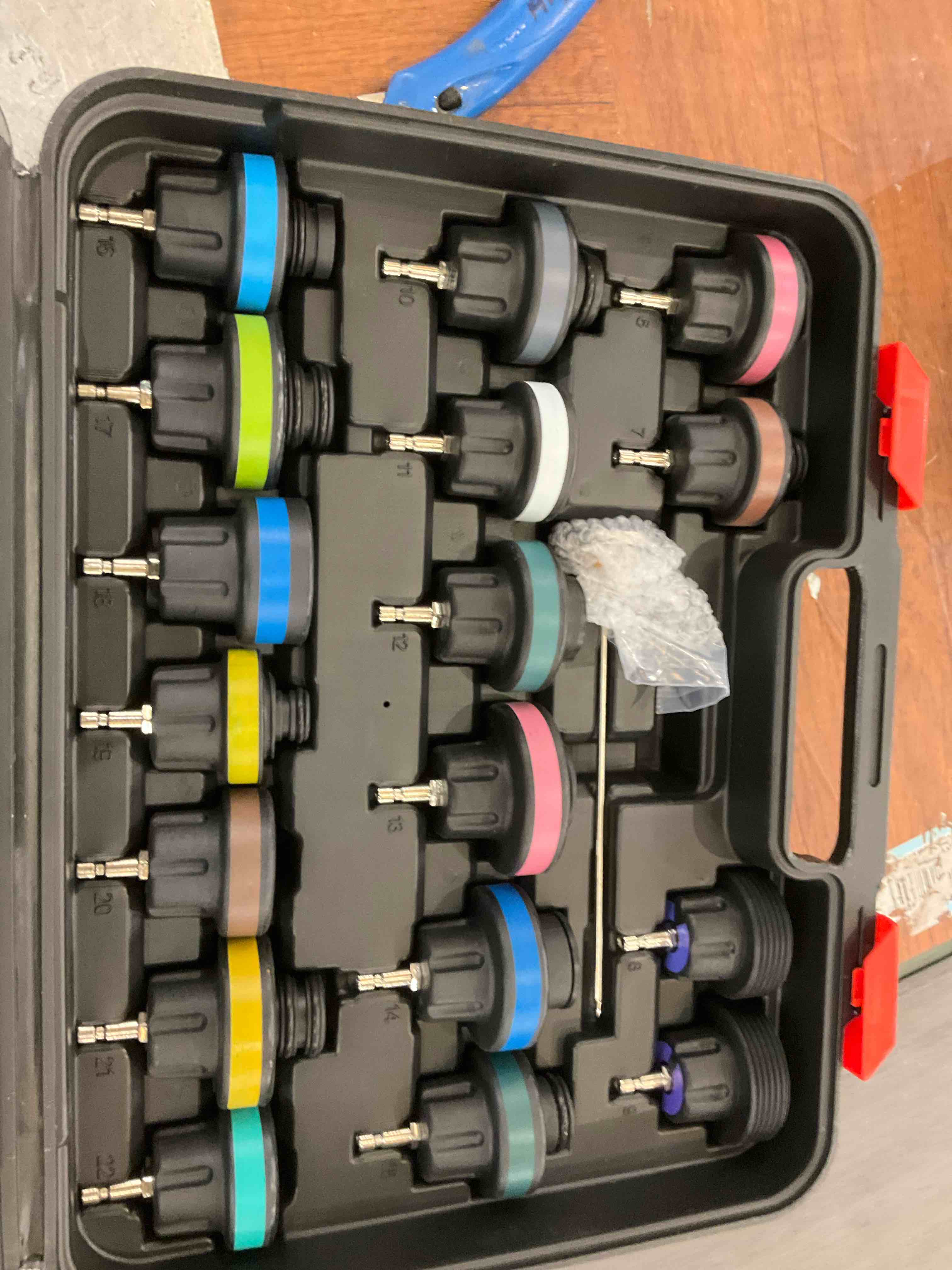 https://s3.amazonaws.com/lotting-images-prod/BargainHunt/EXS01704196_1713373326768.jpeg