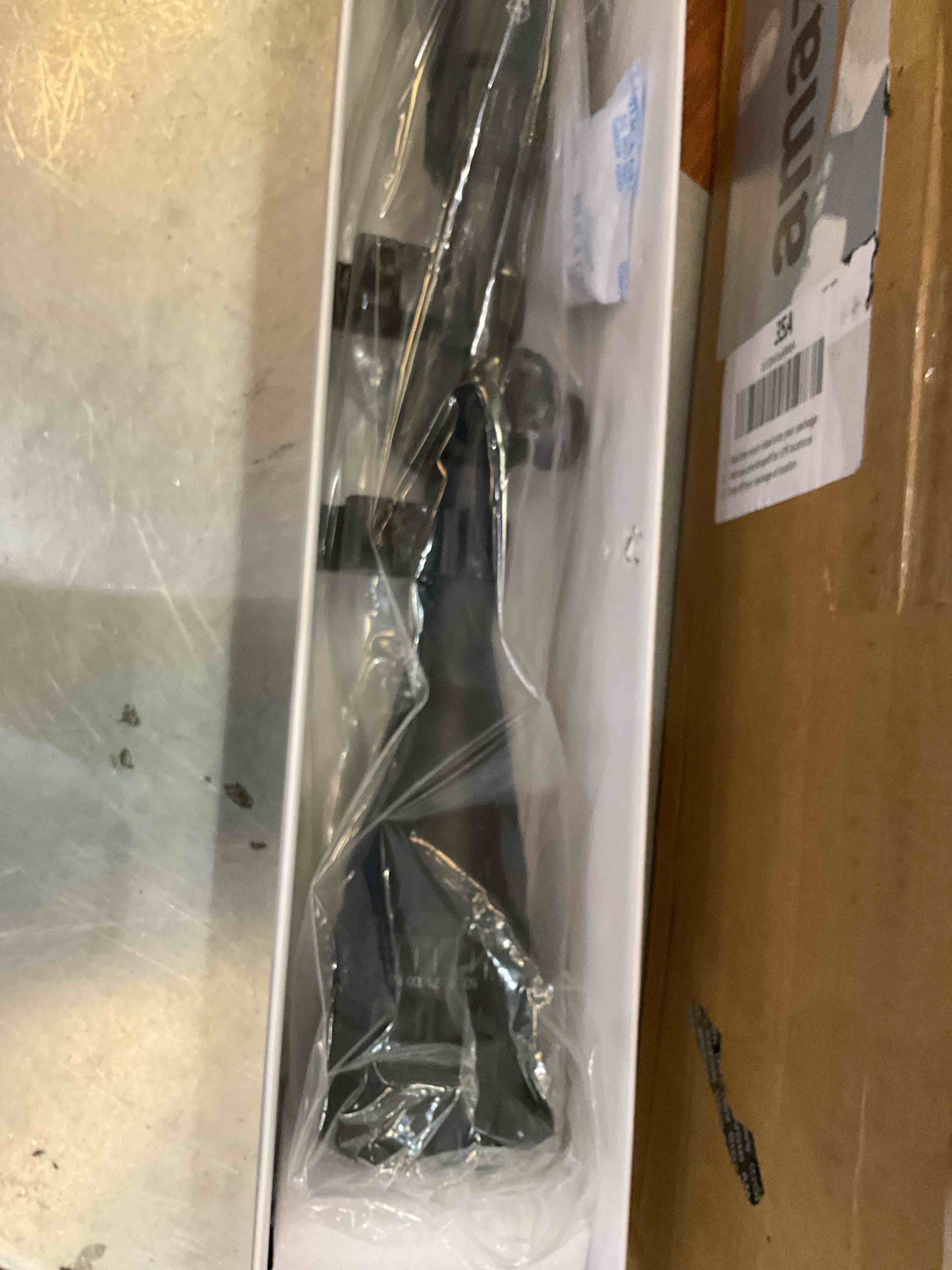 https://s3.amazonaws.com/lotting-images-prod/BargainHunt/EXS01704380_1713459005152.jpeg