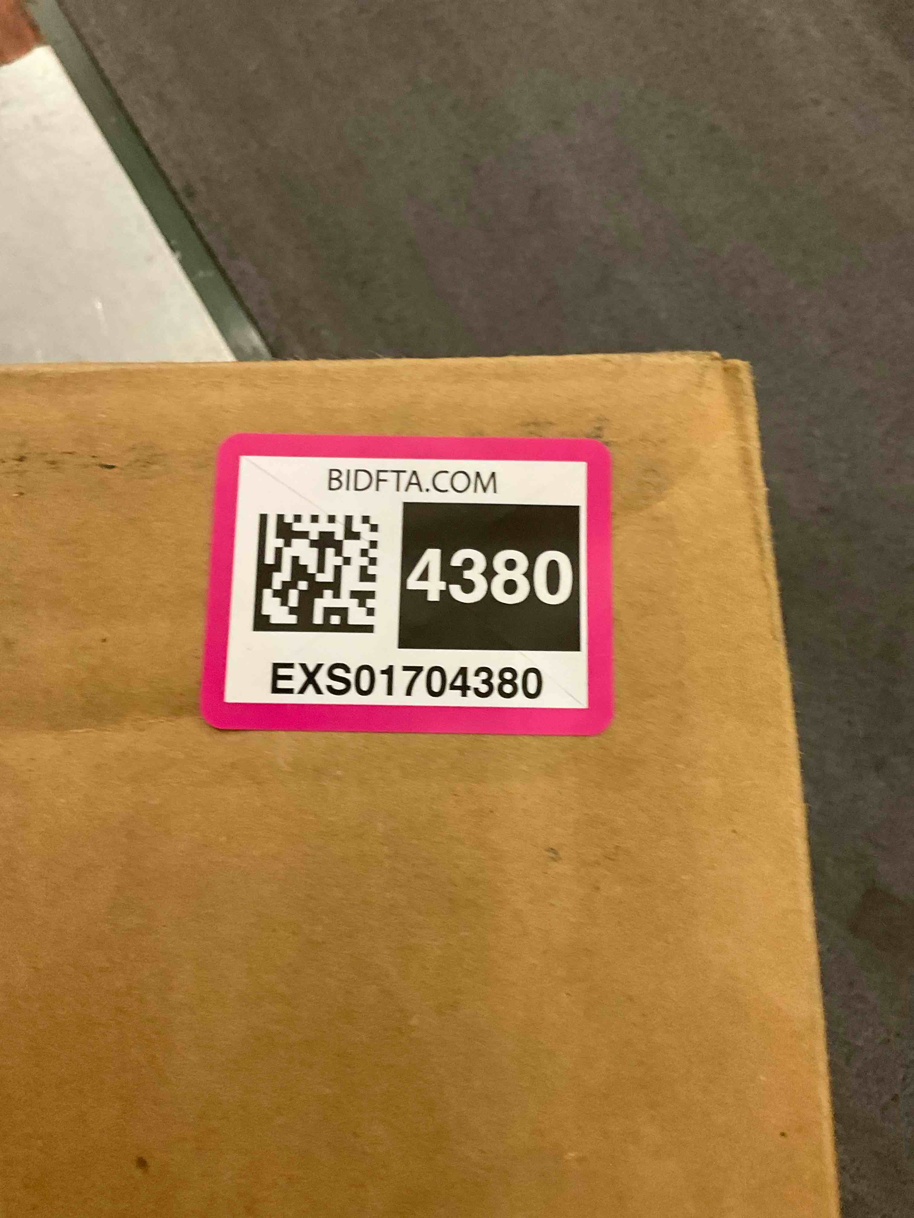 https://s3.amazonaws.com/lotting-images-prod/BargainHunt/EXS01704380_1713459031537.jpeg