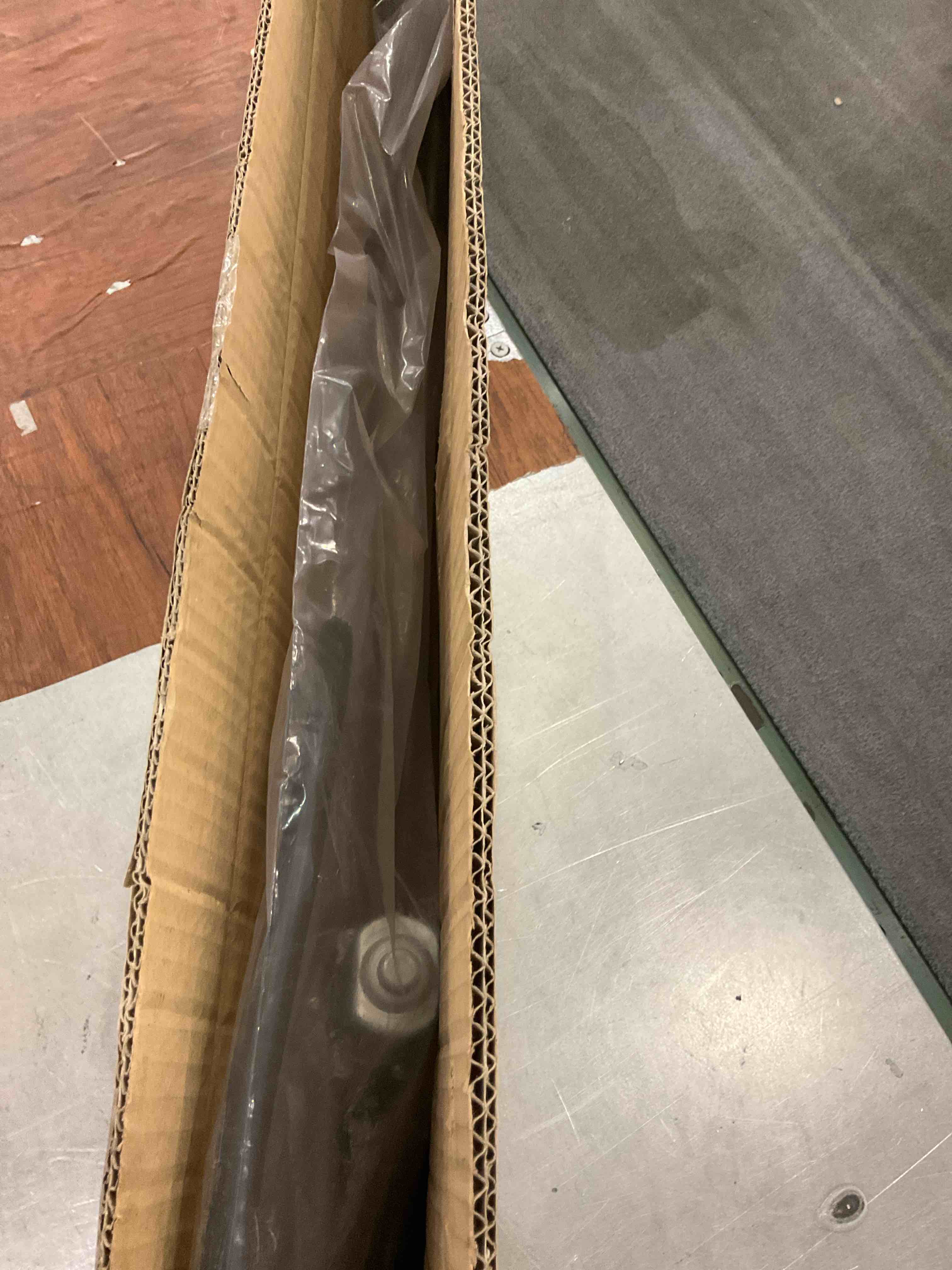 https://s3.amazonaws.com/lotting-images-prod/BargainHunt/EXS01704381_1713459085433.jpeg