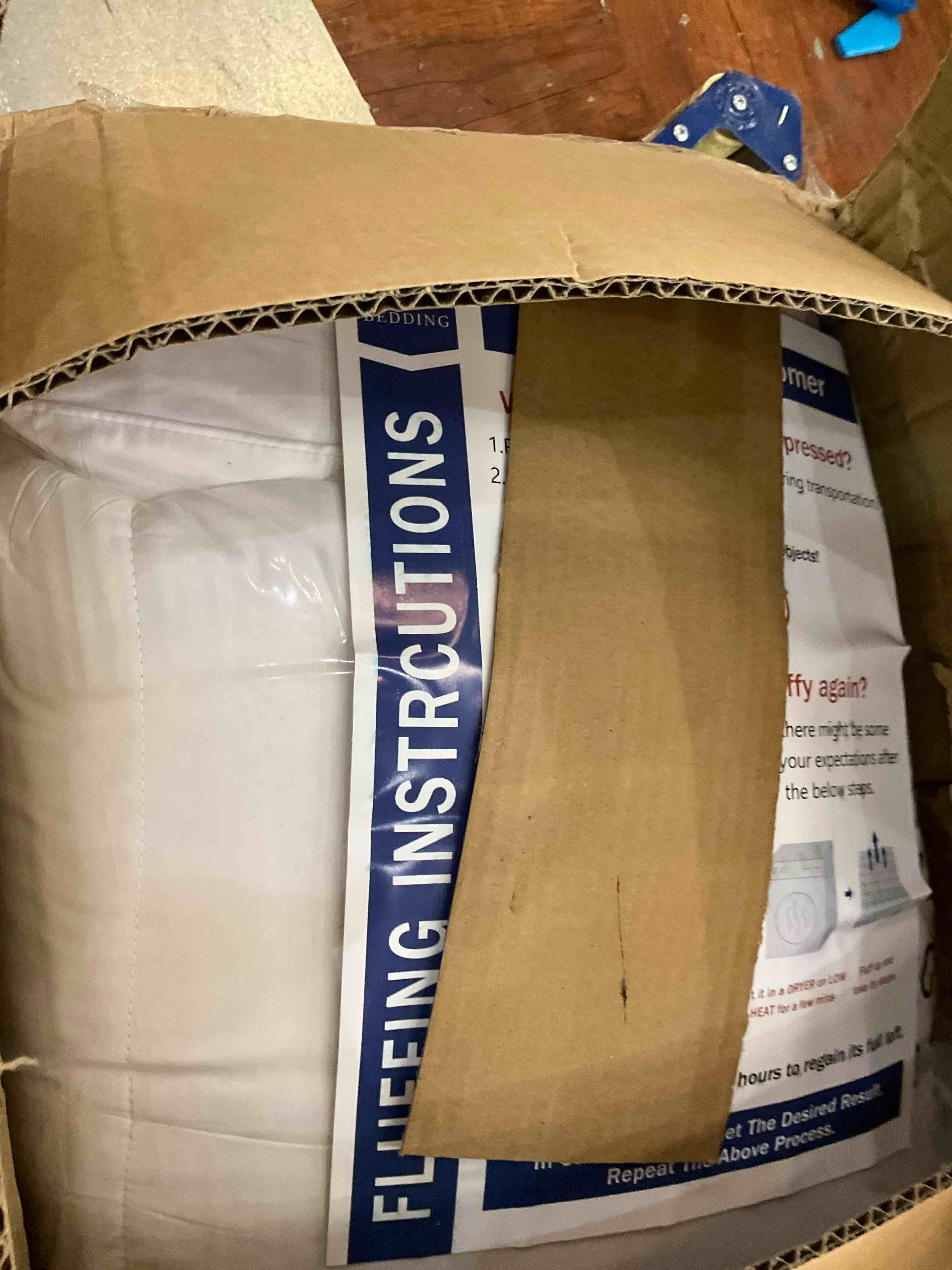 https://s3.amazonaws.com/lotting-images-prod/BargainHunt/EXS01704410_1713465176491.jpeg