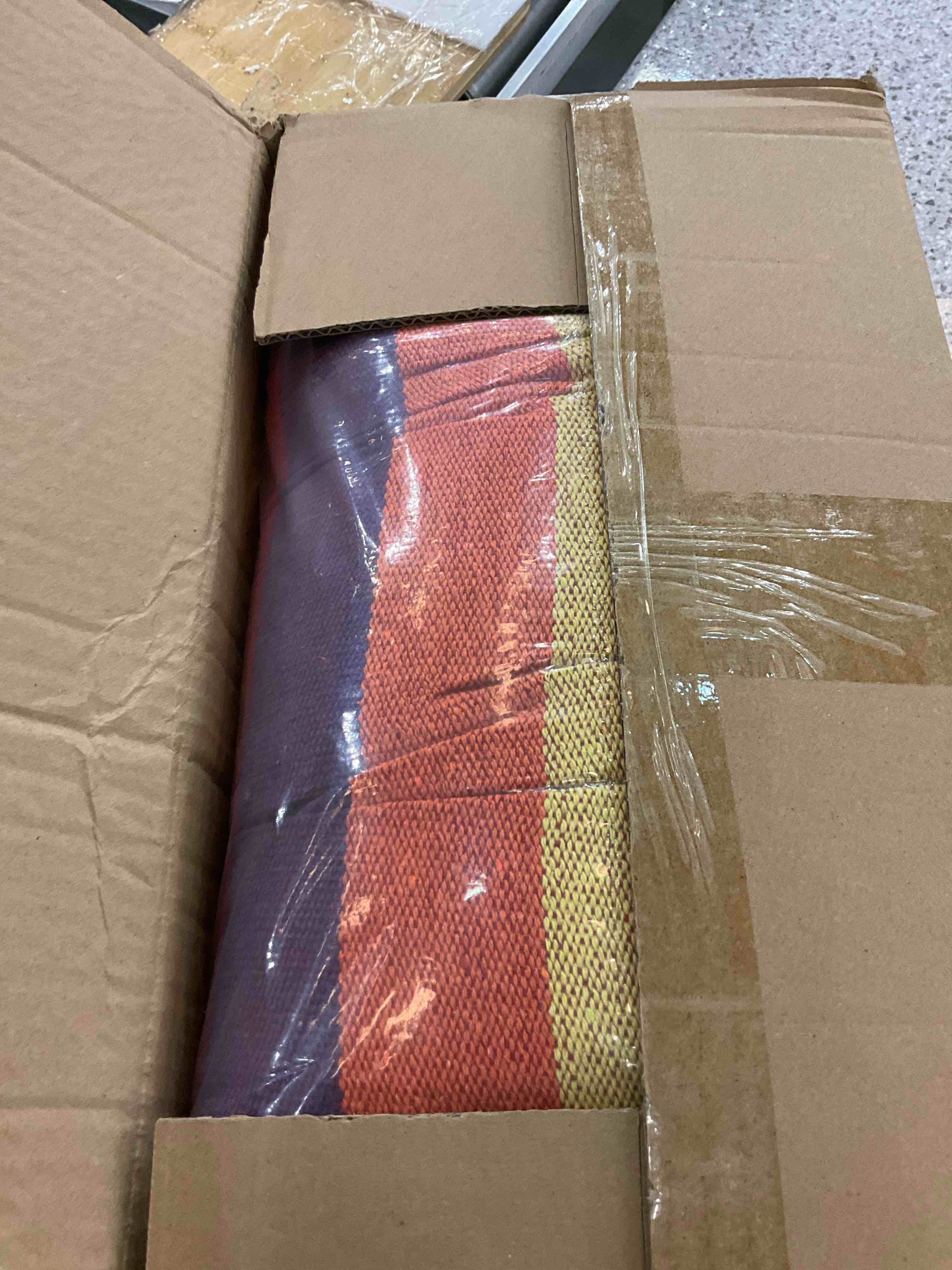 https://s3.amazonaws.com/lotting-images-prod/BargainHunt/EXS01704560_1714411490141.jpeg