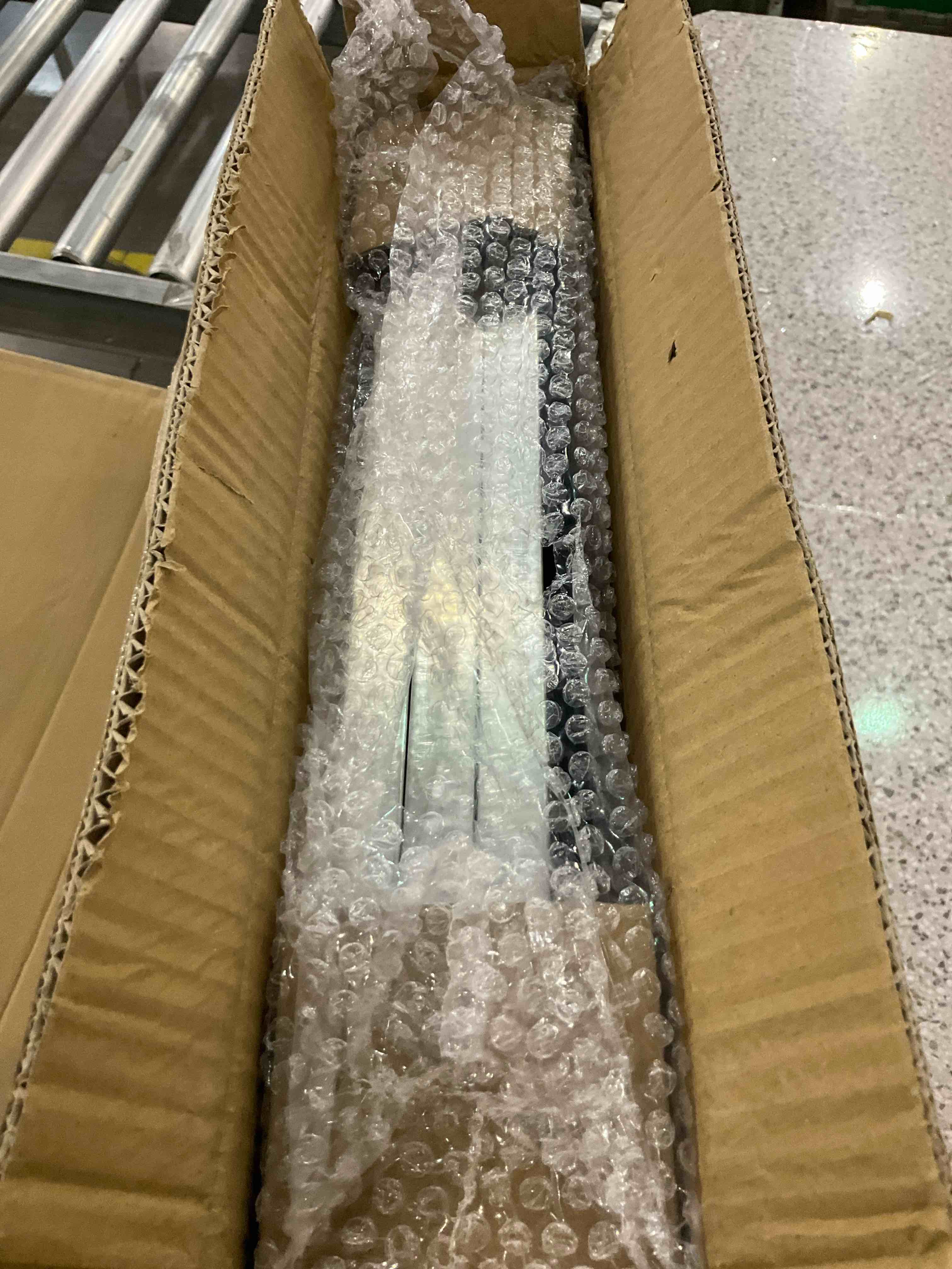 https://s3.amazonaws.com/lotting-images-prod/BargainHunt/EXS01704599_1714476263650.jpeg