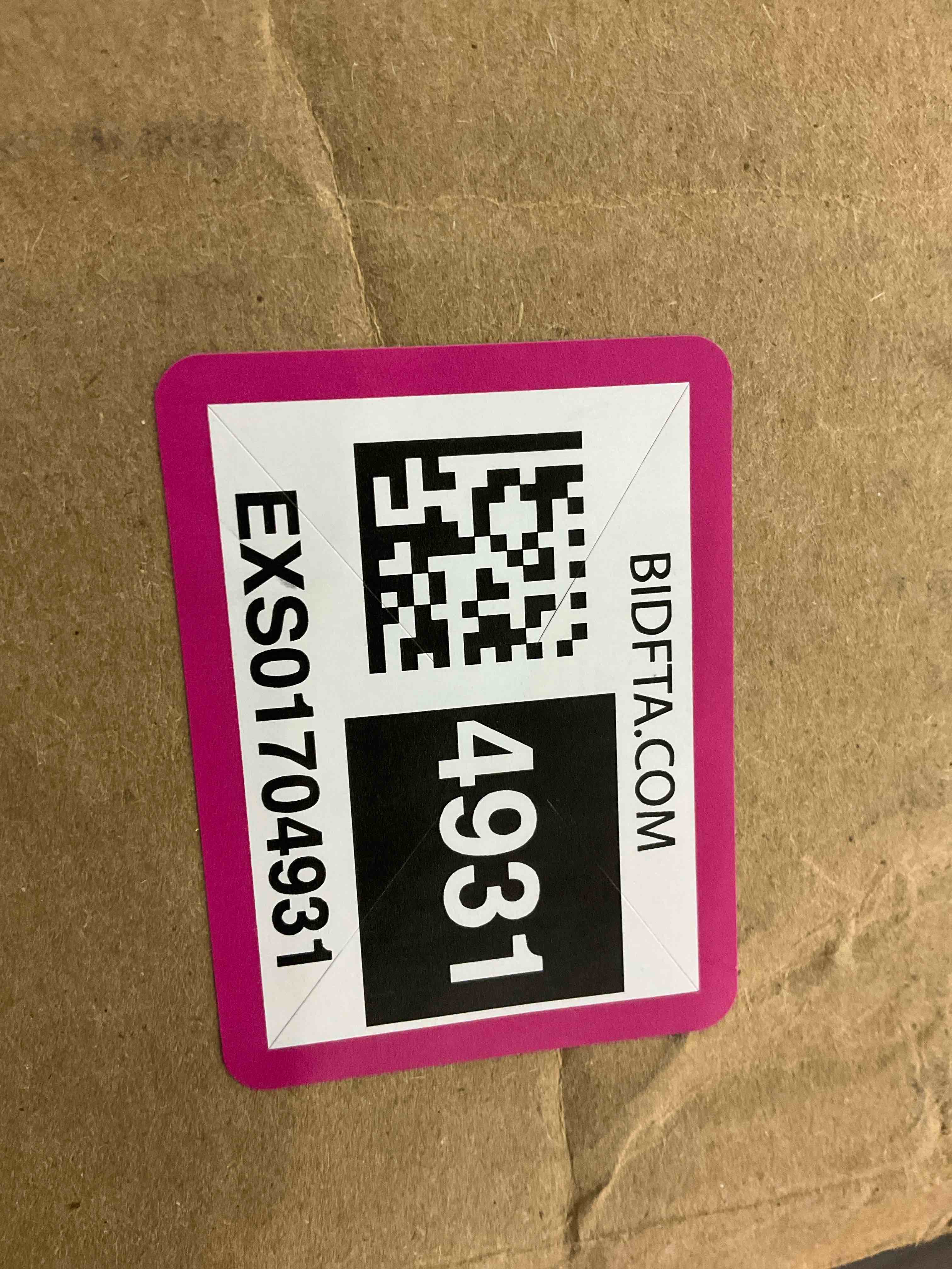 https://s3.amazonaws.com/lotting-images-prod/BargainHunt/EXS01704931_1714736805600.jpeg