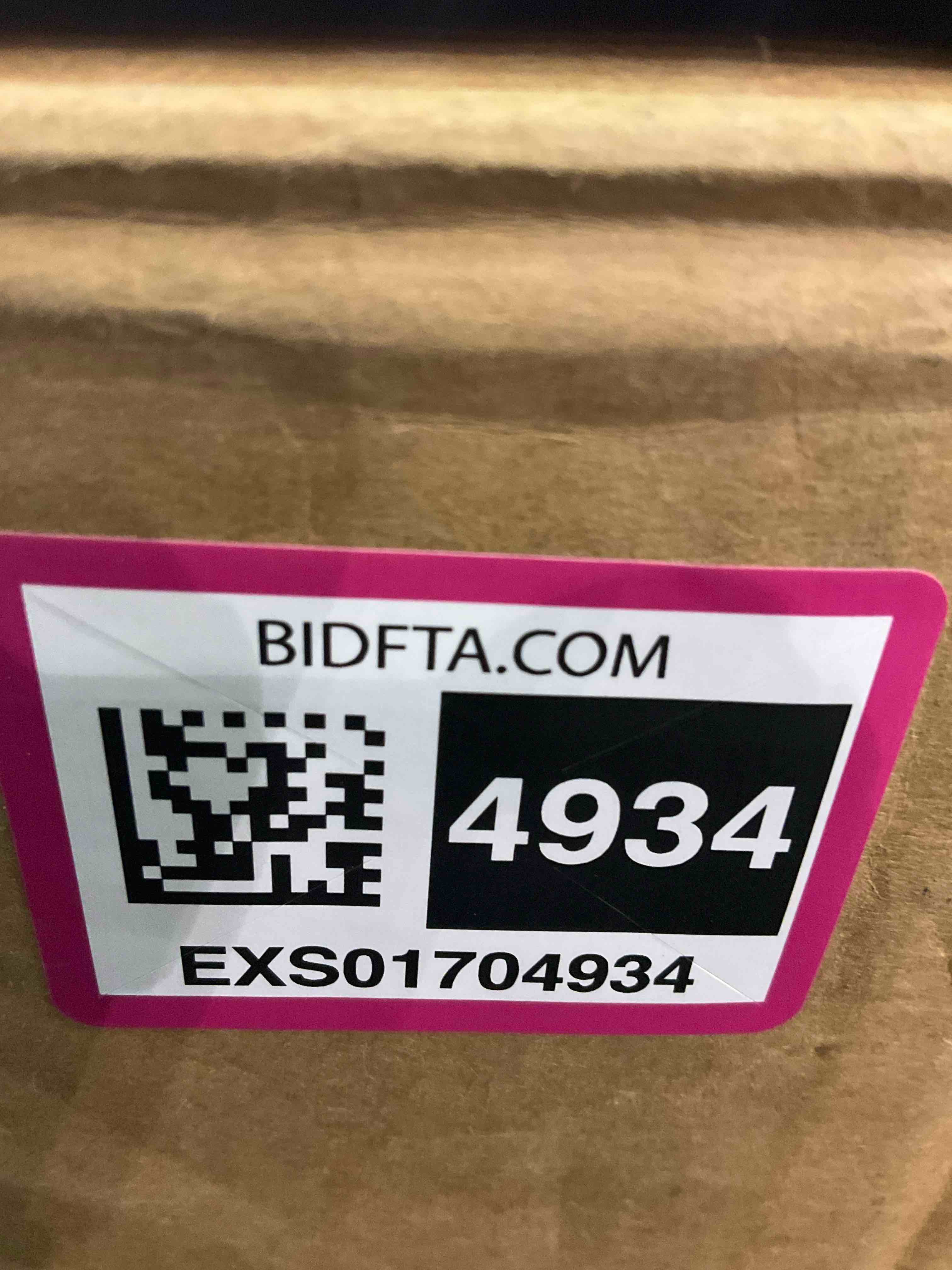 https://s3.amazonaws.com/lotting-images-prod/BargainHunt/EXS01704934_1714737543793.jpeg