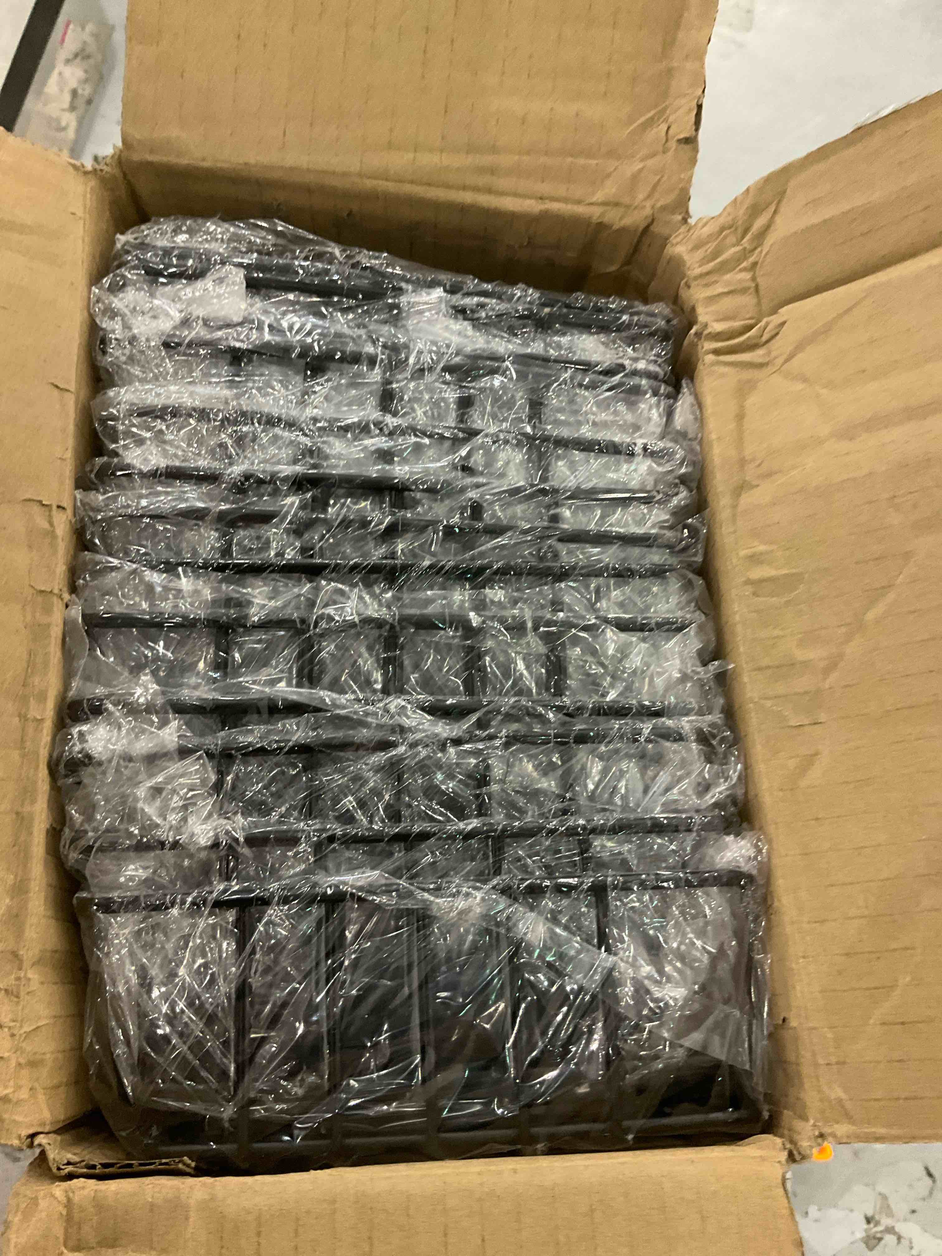 https://s3.amazonaws.com/lotting-images-prod/BargainHunt/EXS01705049_1713788660245.jpeg