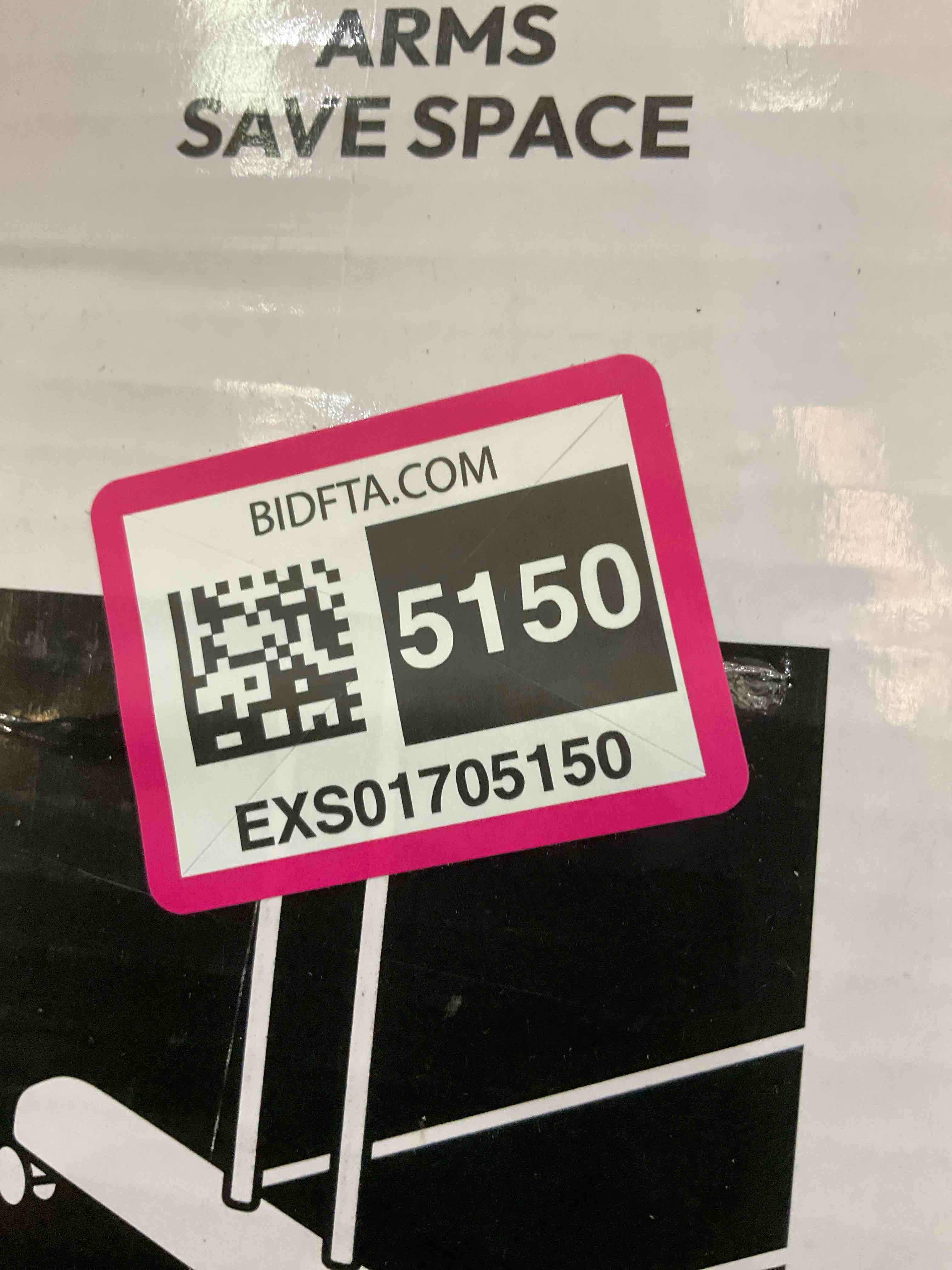 https://s3.amazonaws.com/lotting-images-prod/BargainHunt/EXS01705150_1713812534019.jpeg
