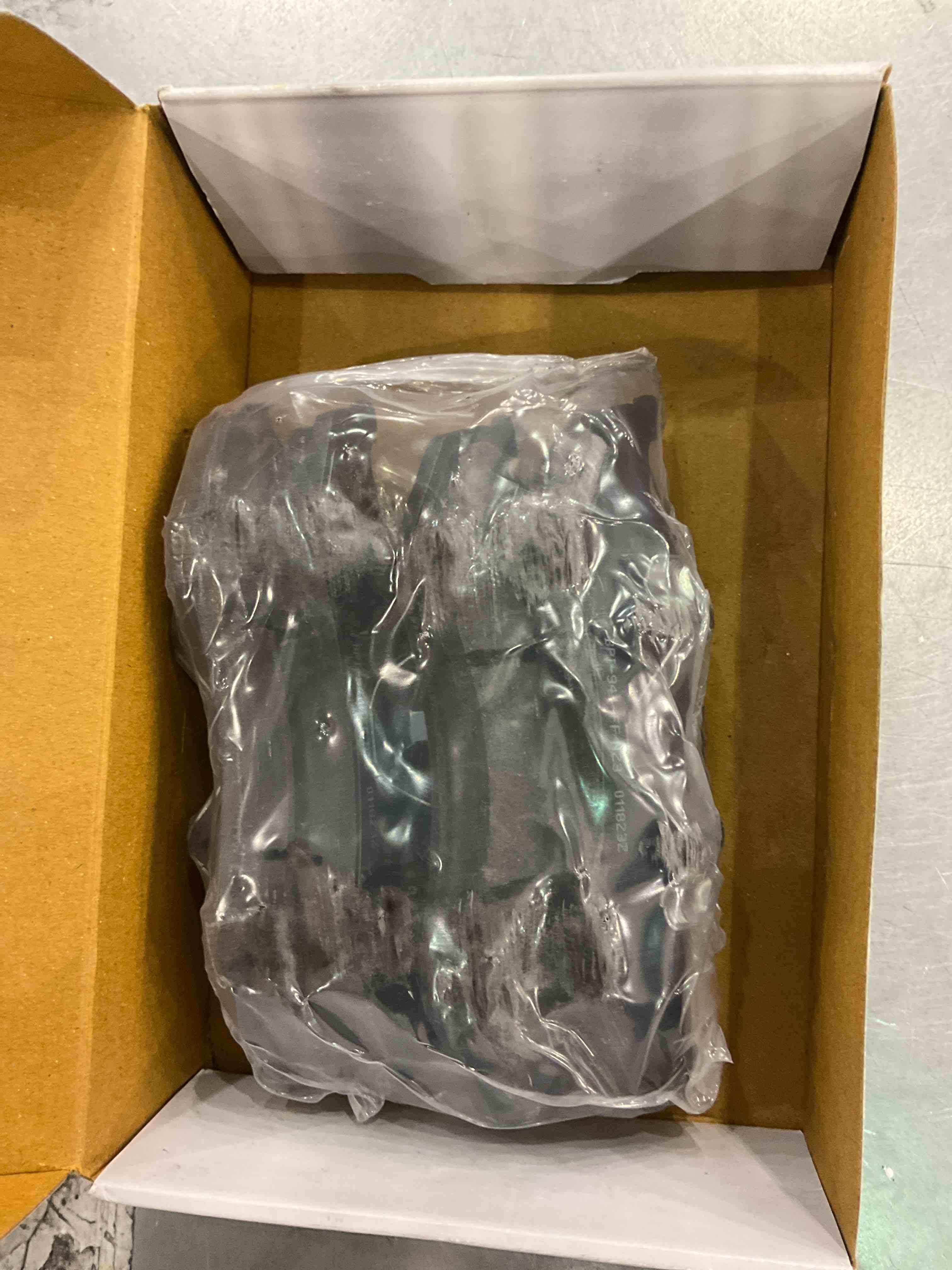 https://s3.amazonaws.com/lotting-images-prod/BargainHunt/EXS01705171_1713873302869.jpeg