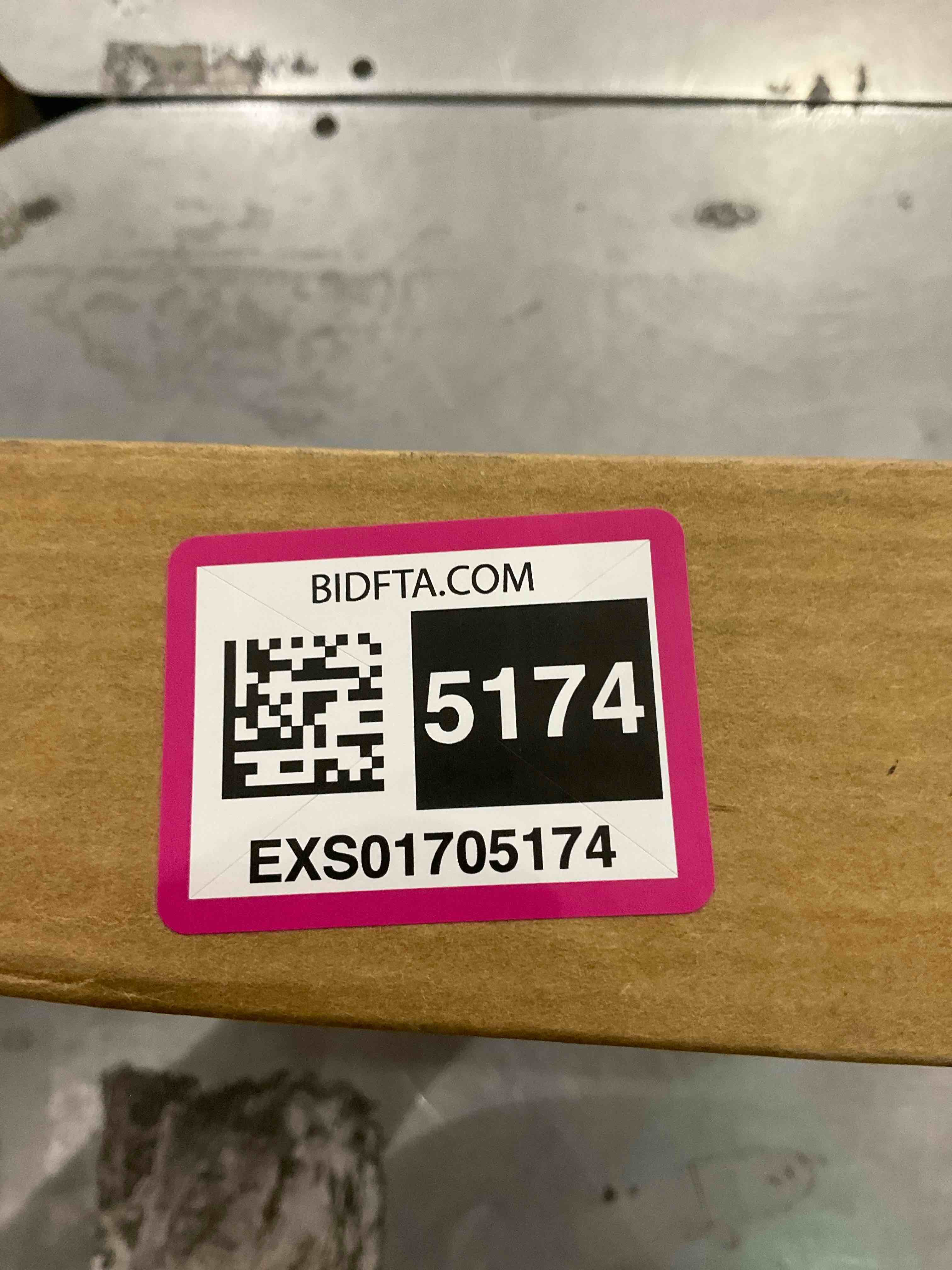 https://s3.amazonaws.com/lotting-images-prod/BargainHunt/EXS01705174_1713873703557.jpeg