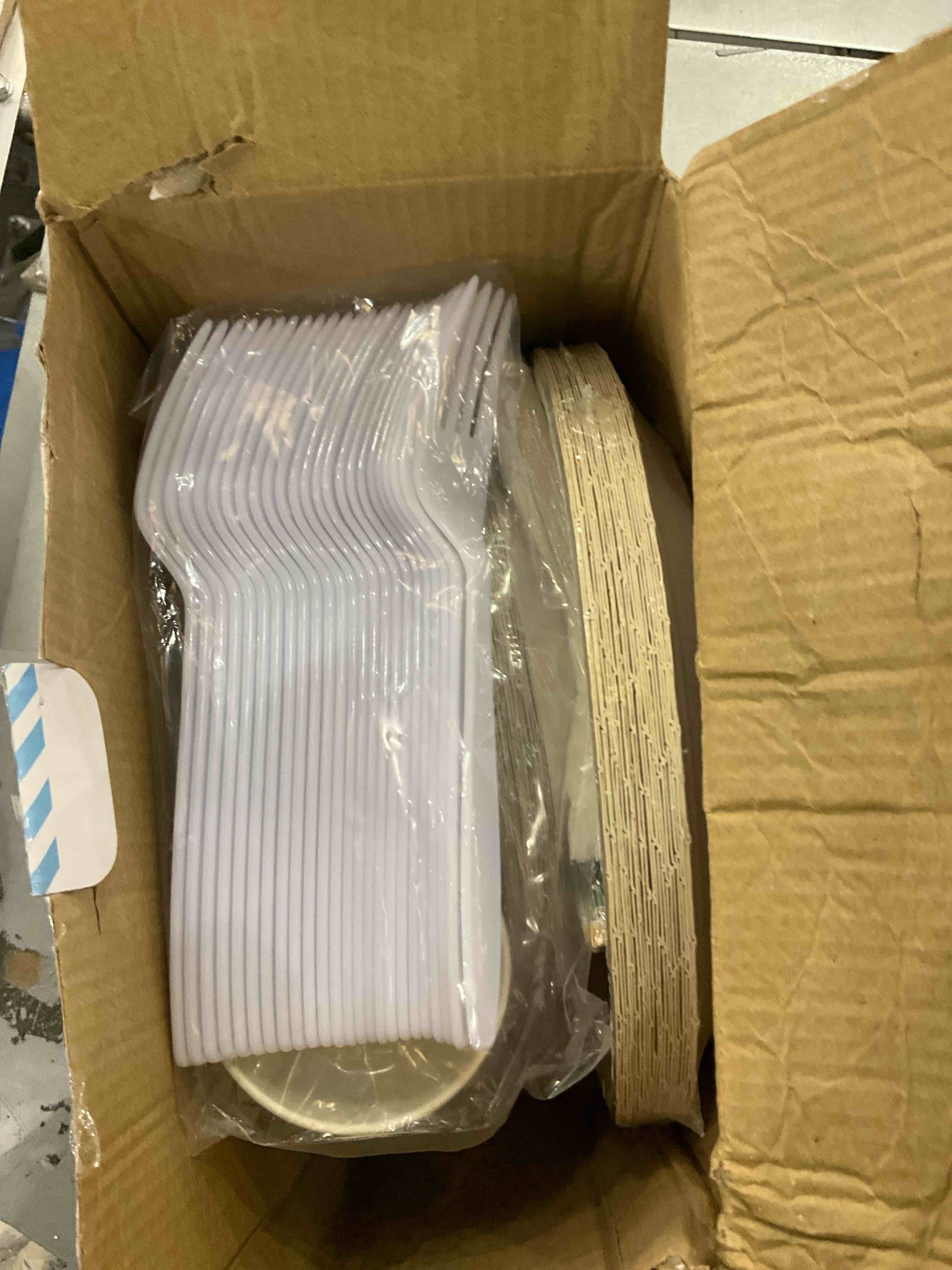 https://s3.amazonaws.com/lotting-images-prod/BargainHunt/EXS01705198_1713879107183.jpeg