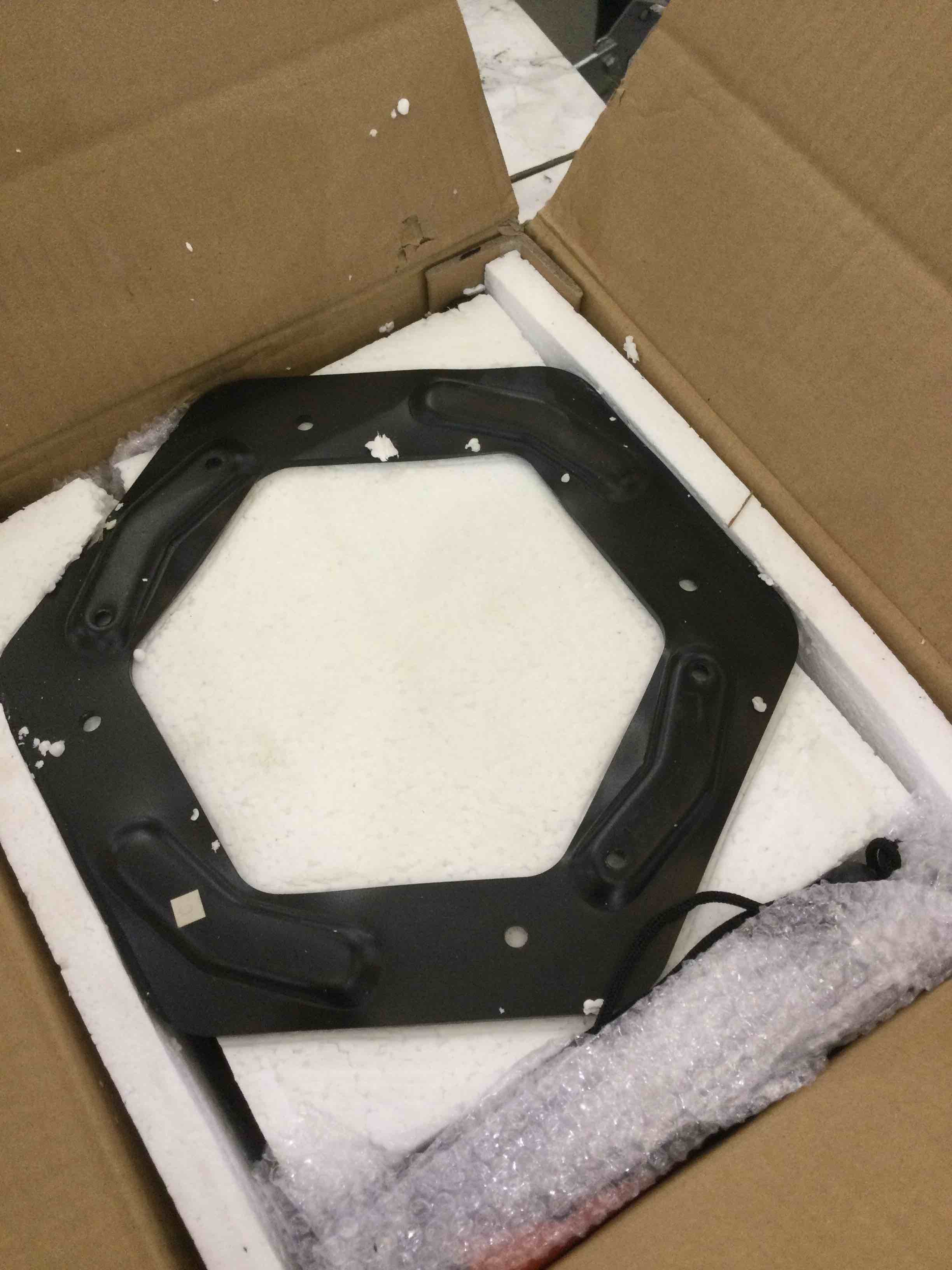 https://s3.amazonaws.com/lotting-images-prod/BargainHunt/EXS01705622_1713466947359.jpeg