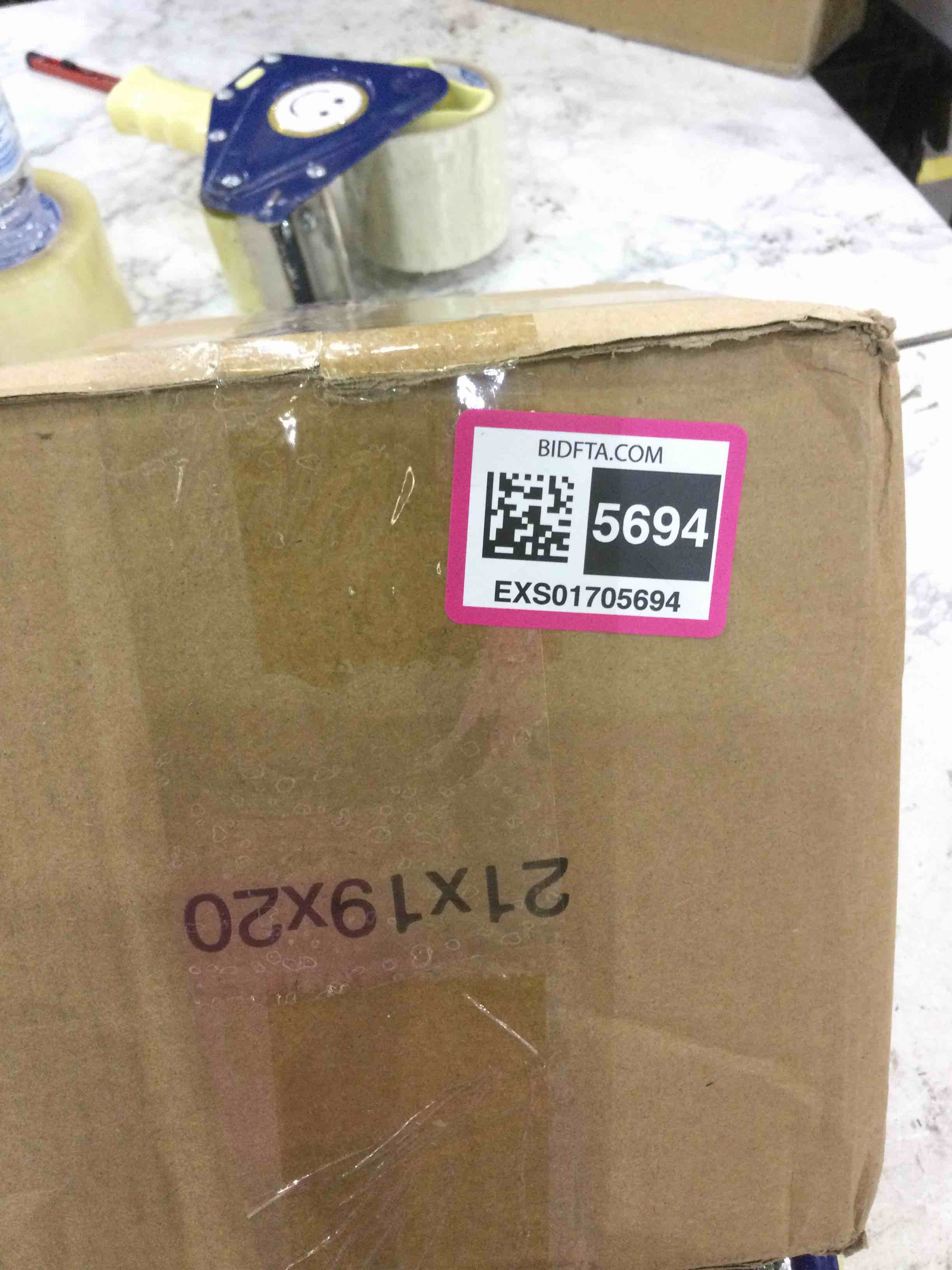 https://s3.amazonaws.com/lotting-images-prod/BargainHunt/EXS01705694_1713530559672.jpeg