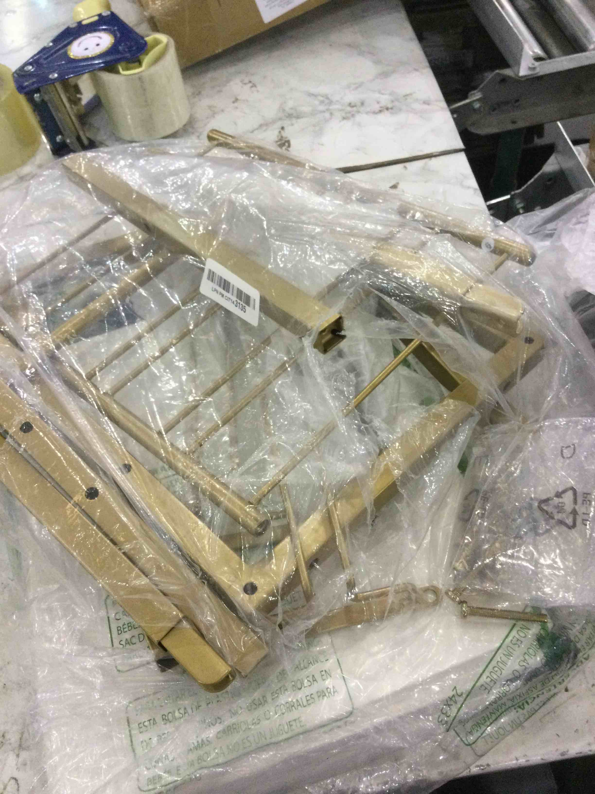 https://s3.amazonaws.com/lotting-images-prod/BargainHunt/EXS01705695_1713530625668.jpeg