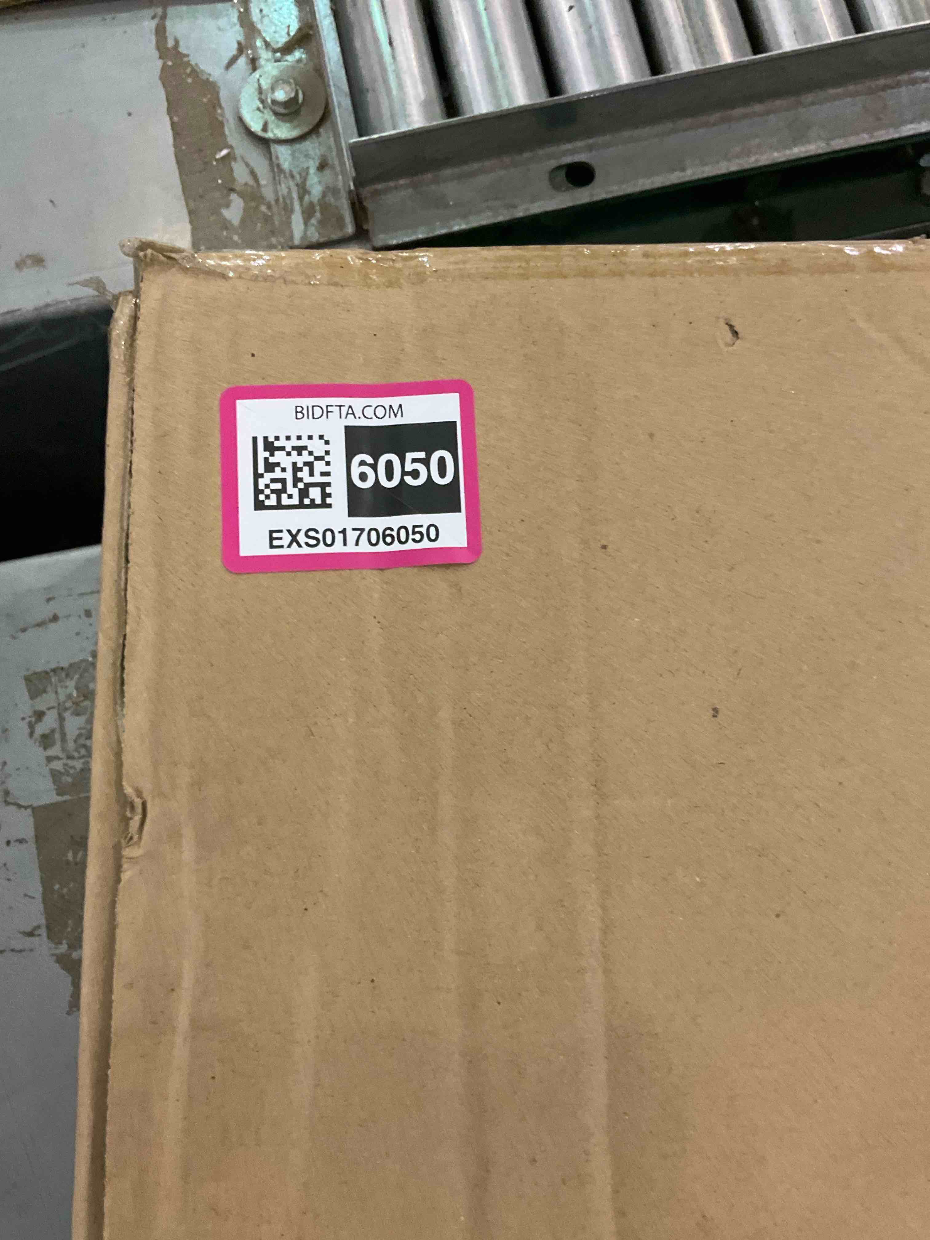https://s3.amazonaws.com/lotting-images-prod/BargainHunt/EXS01706050_1713276861712.jpeg