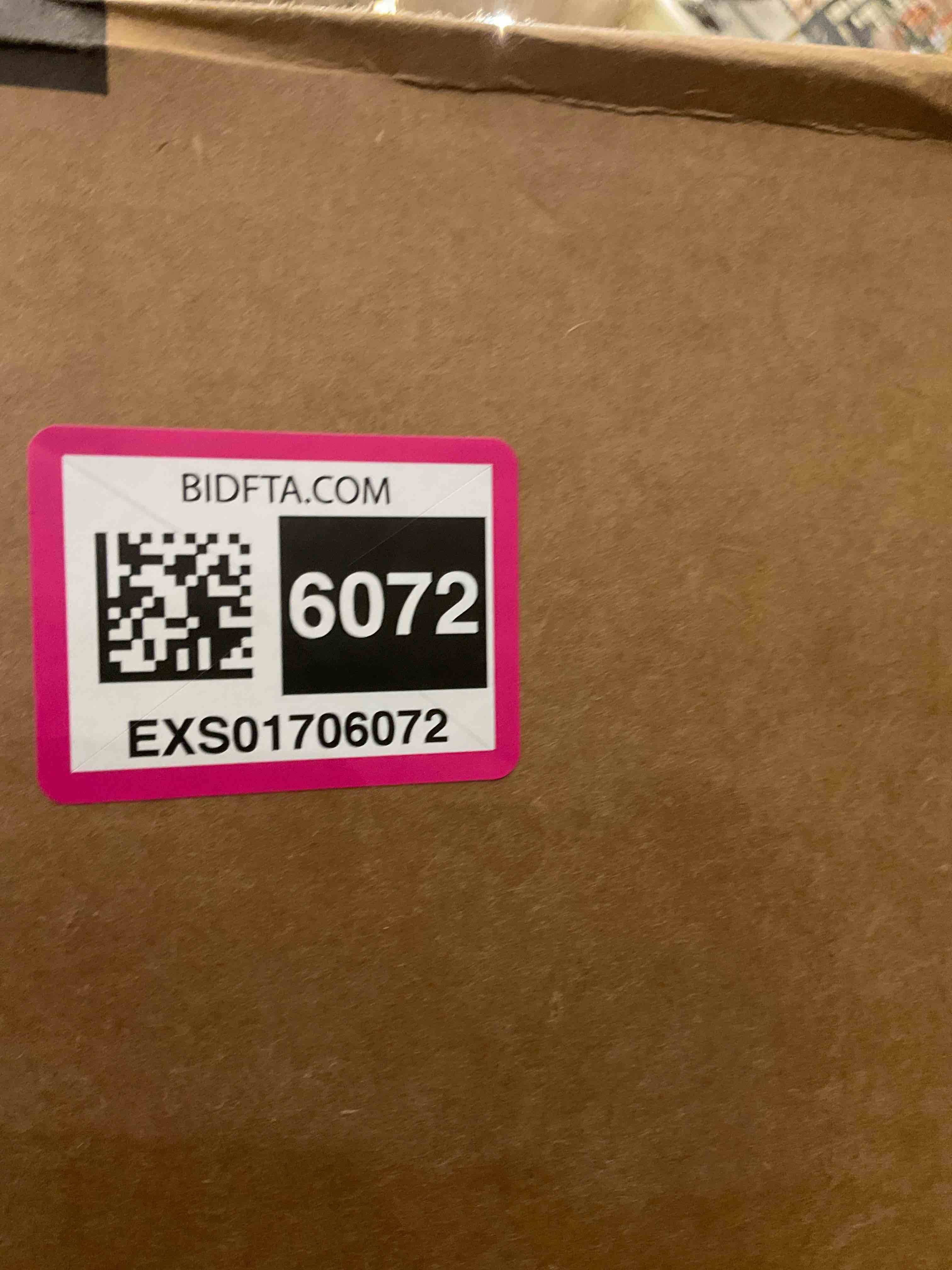 https://s3.amazonaws.com/lotting-images-prod/BargainHunt/EXS01706072_1713285594593.jpeg
