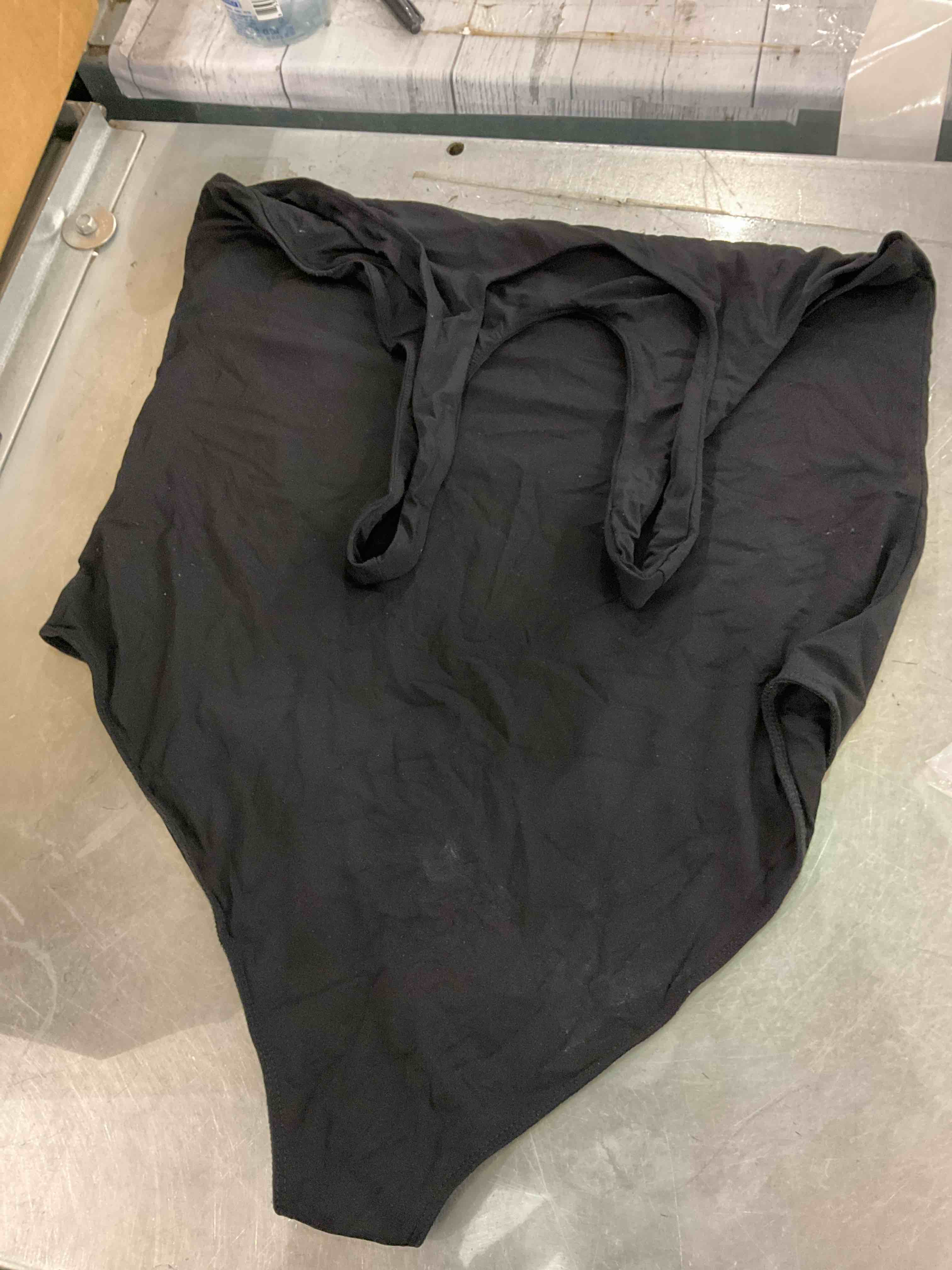 https://s3.amazonaws.com/lotting-images-prod/BargainHunt/EXS01706236_1715864007308.jpeg