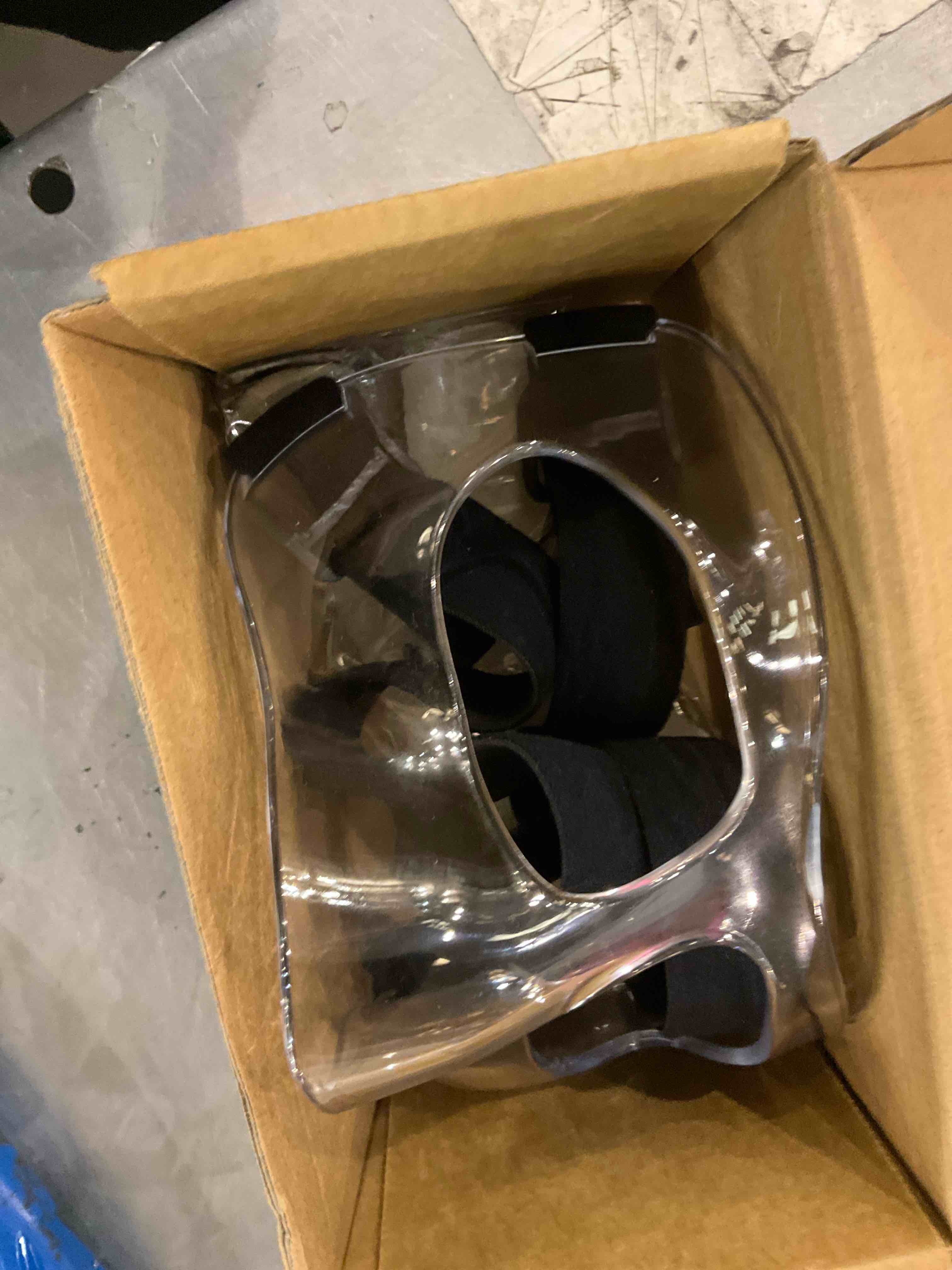 https://s3.amazonaws.com/lotting-images-prod/BargainHunt/EXS01706637_1714652430277.jpeg