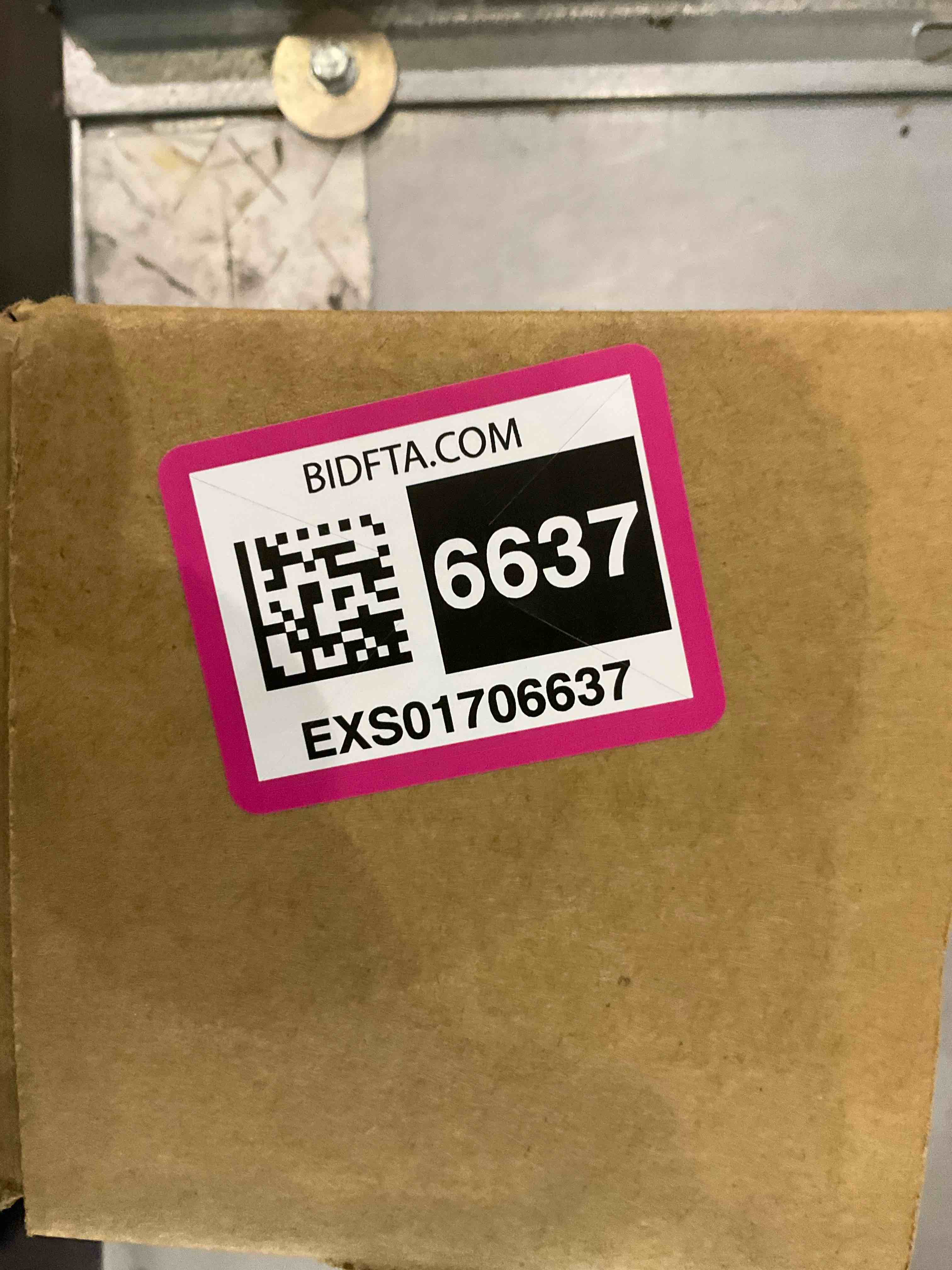 https://s3.amazonaws.com/lotting-images-prod/BargainHunt/EXS01706637_1714652463000.jpeg