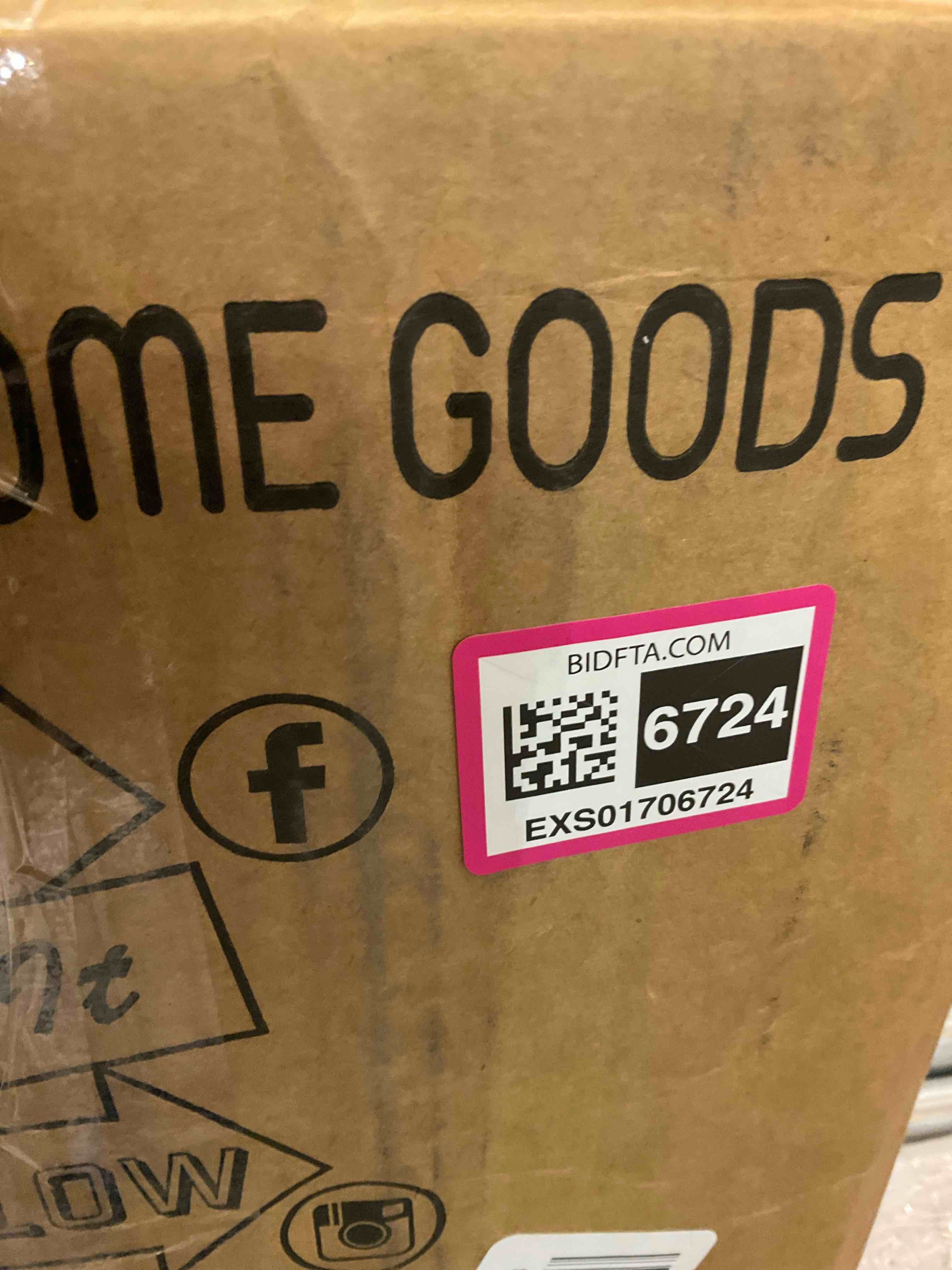 https://s3.amazonaws.com/lotting-images-prod/BargainHunt/EXS01706724_1714671566361.jpeg