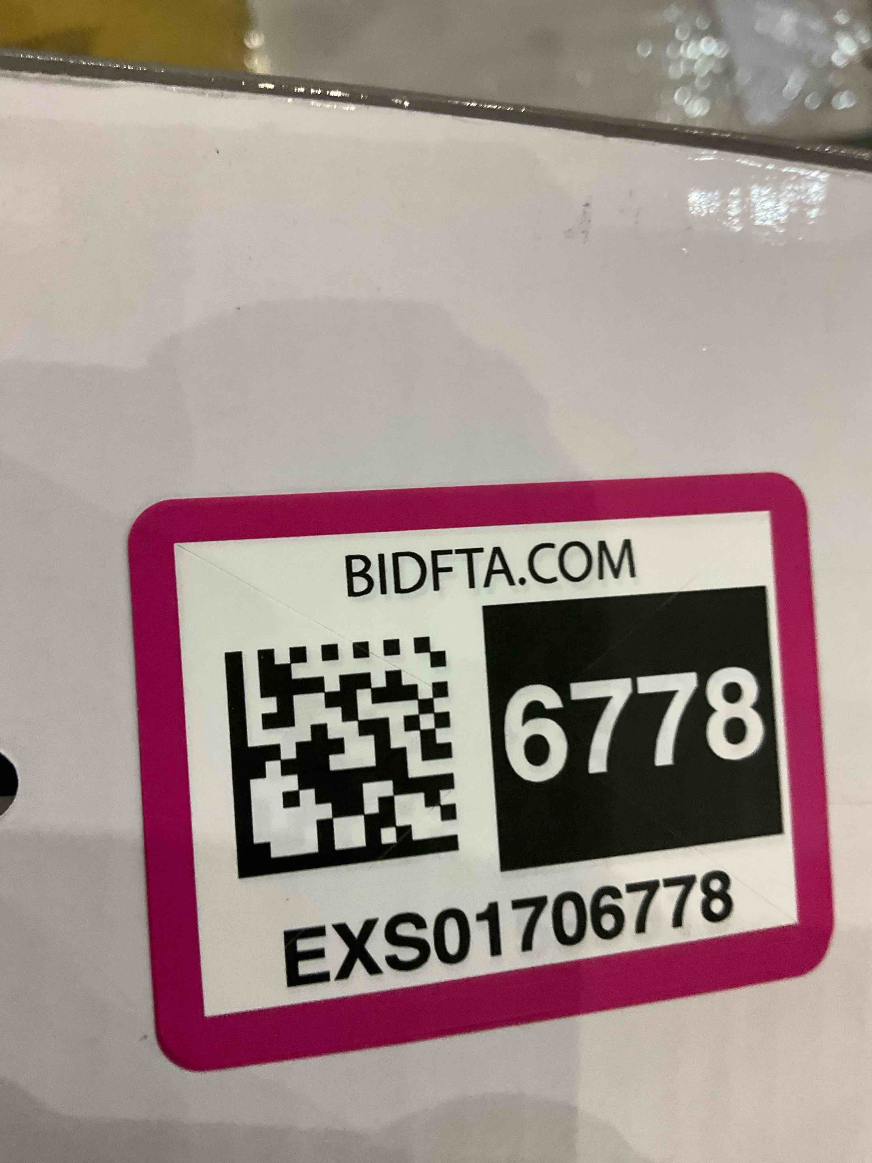 https://s3.amazonaws.com/lotting-images-prod/BargainHunt/EXS01706778_1714739548729.jpeg