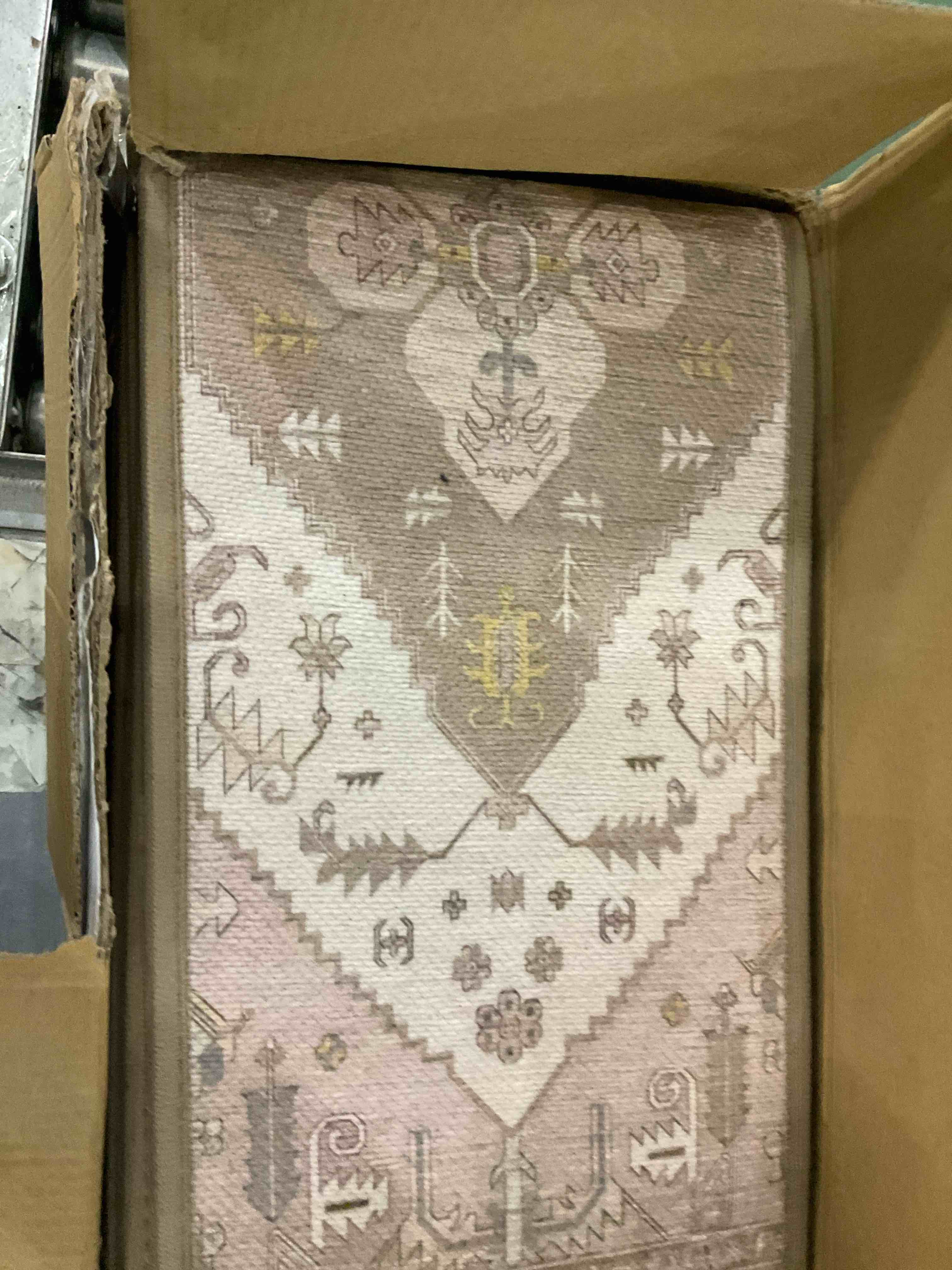 https://s3.amazonaws.com/lotting-images-prod/BargainHunt/EXS01706780_1714739715334.jpeg