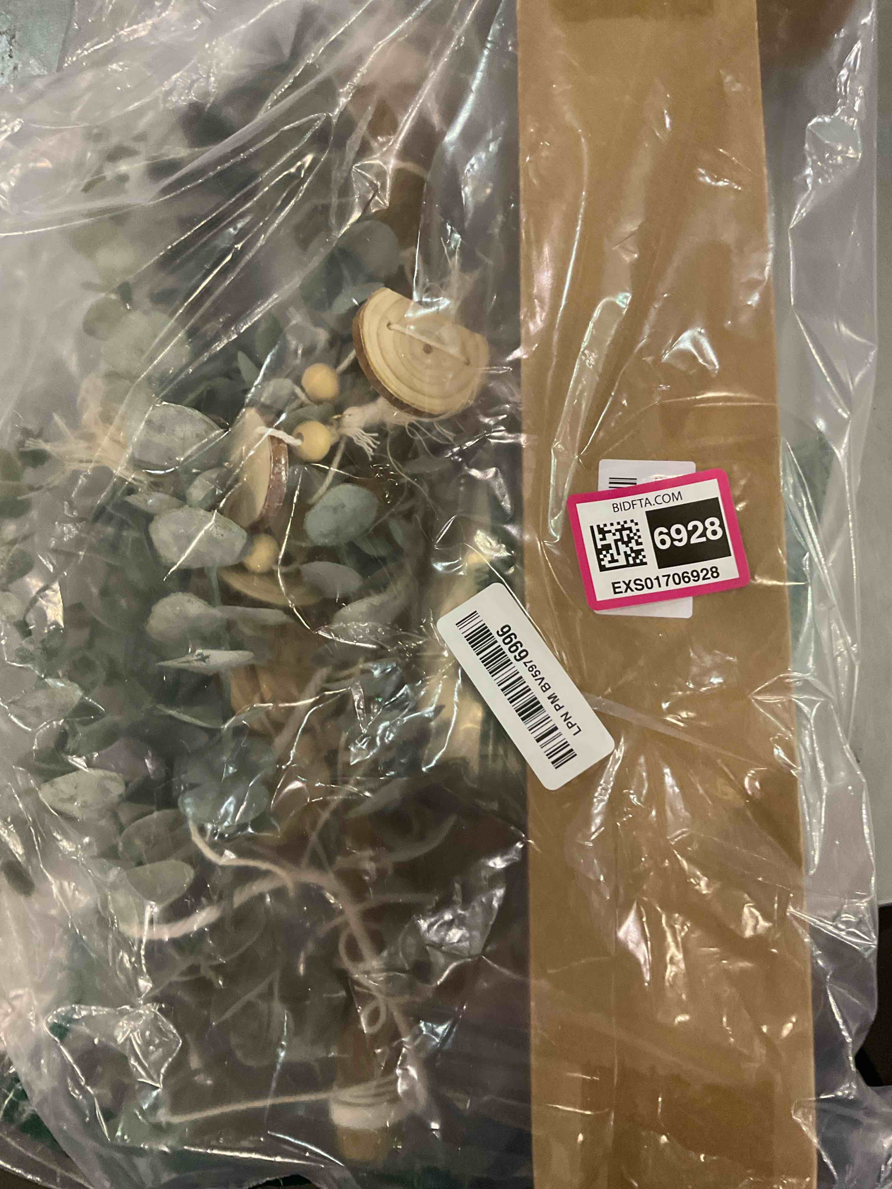 https://s3.amazonaws.com/lotting-images-prod/BargainHunt/EXS01706928_1714996947960.jpeg