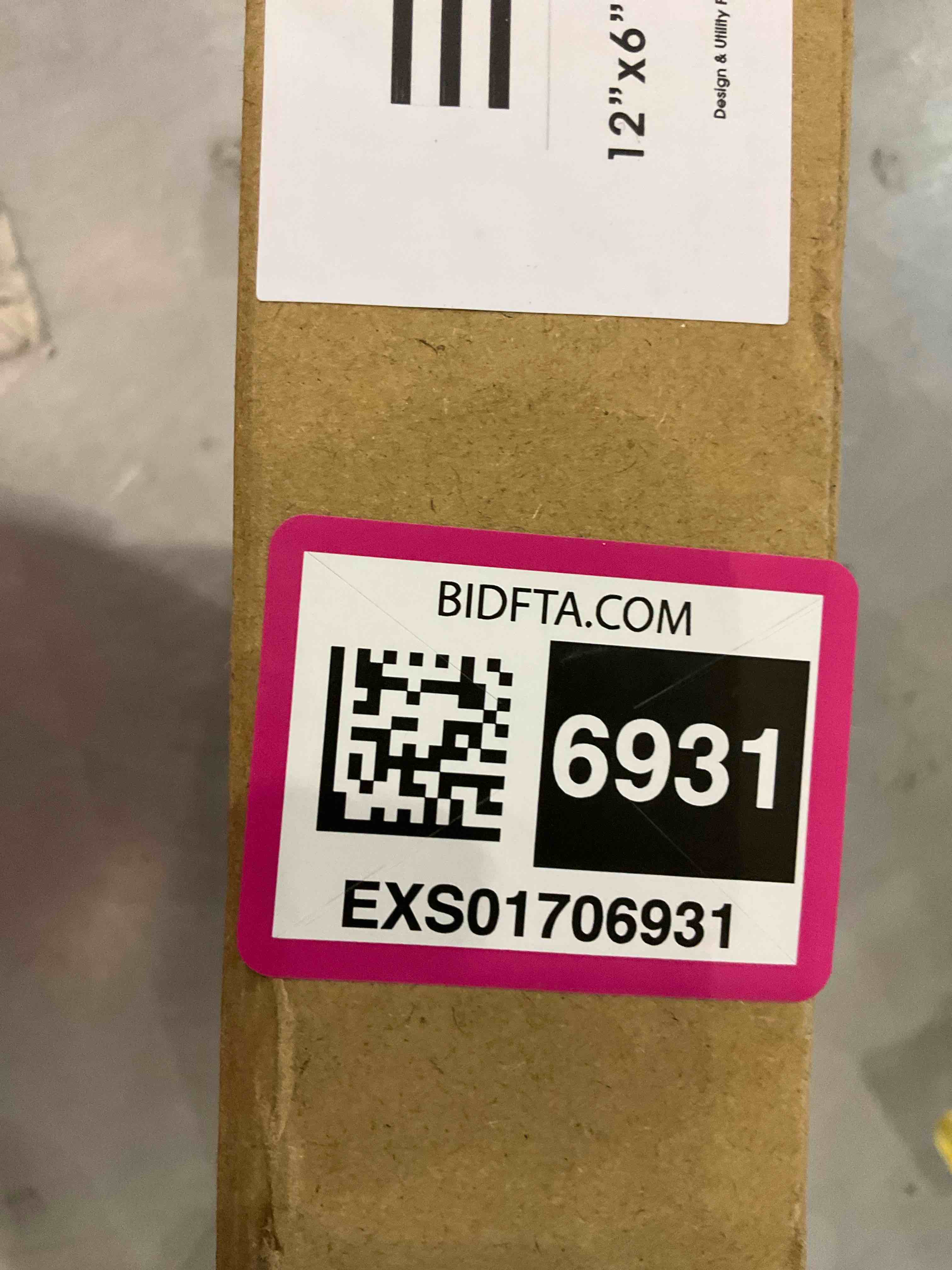 https://s3.amazonaws.com/lotting-images-prod/BargainHunt/EXS01706931_1714997281242.jpeg