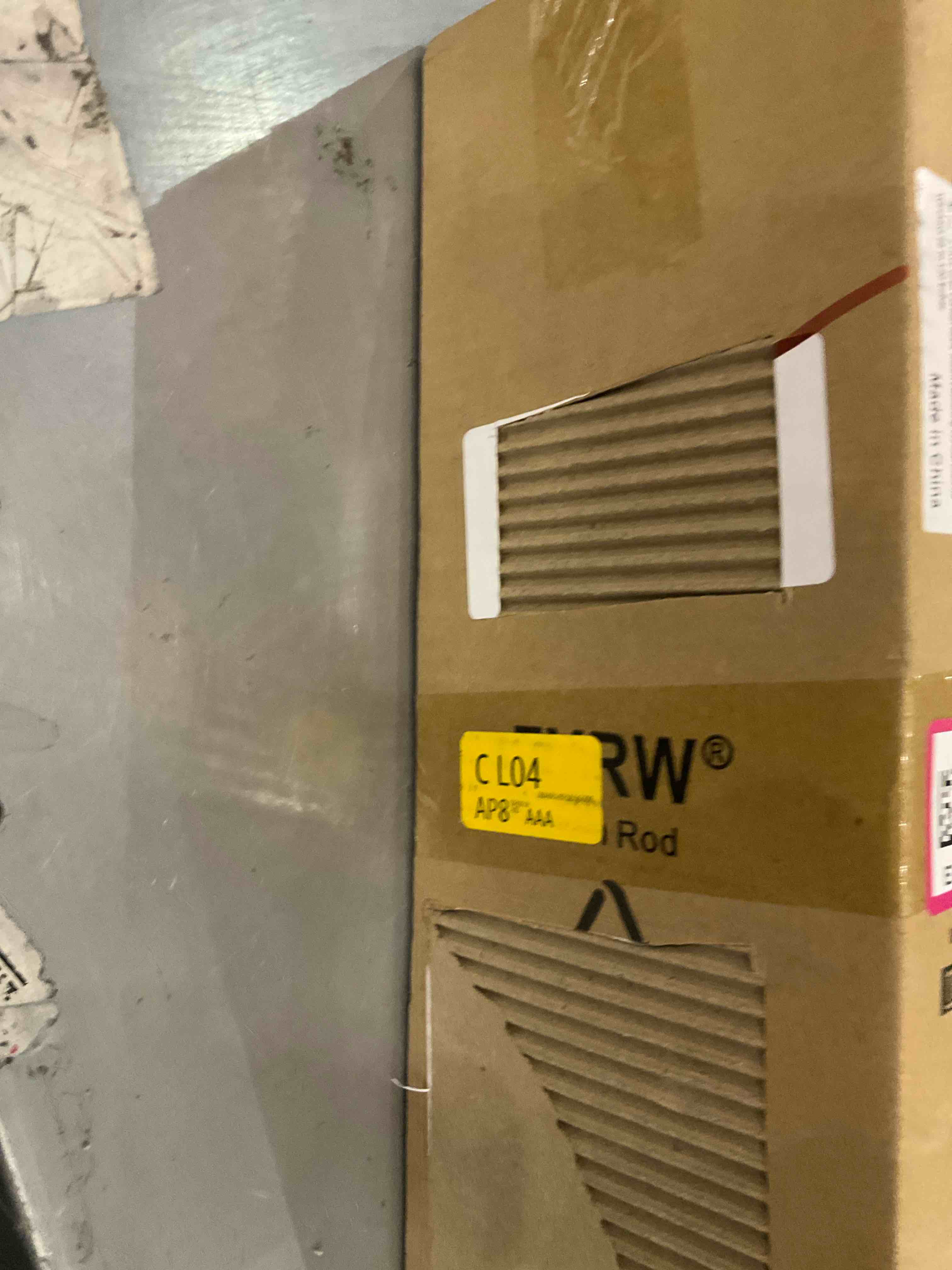 https://s3.amazonaws.com/lotting-images-prod/BargainHunt/EXS01706932_1714997386145.jpeg