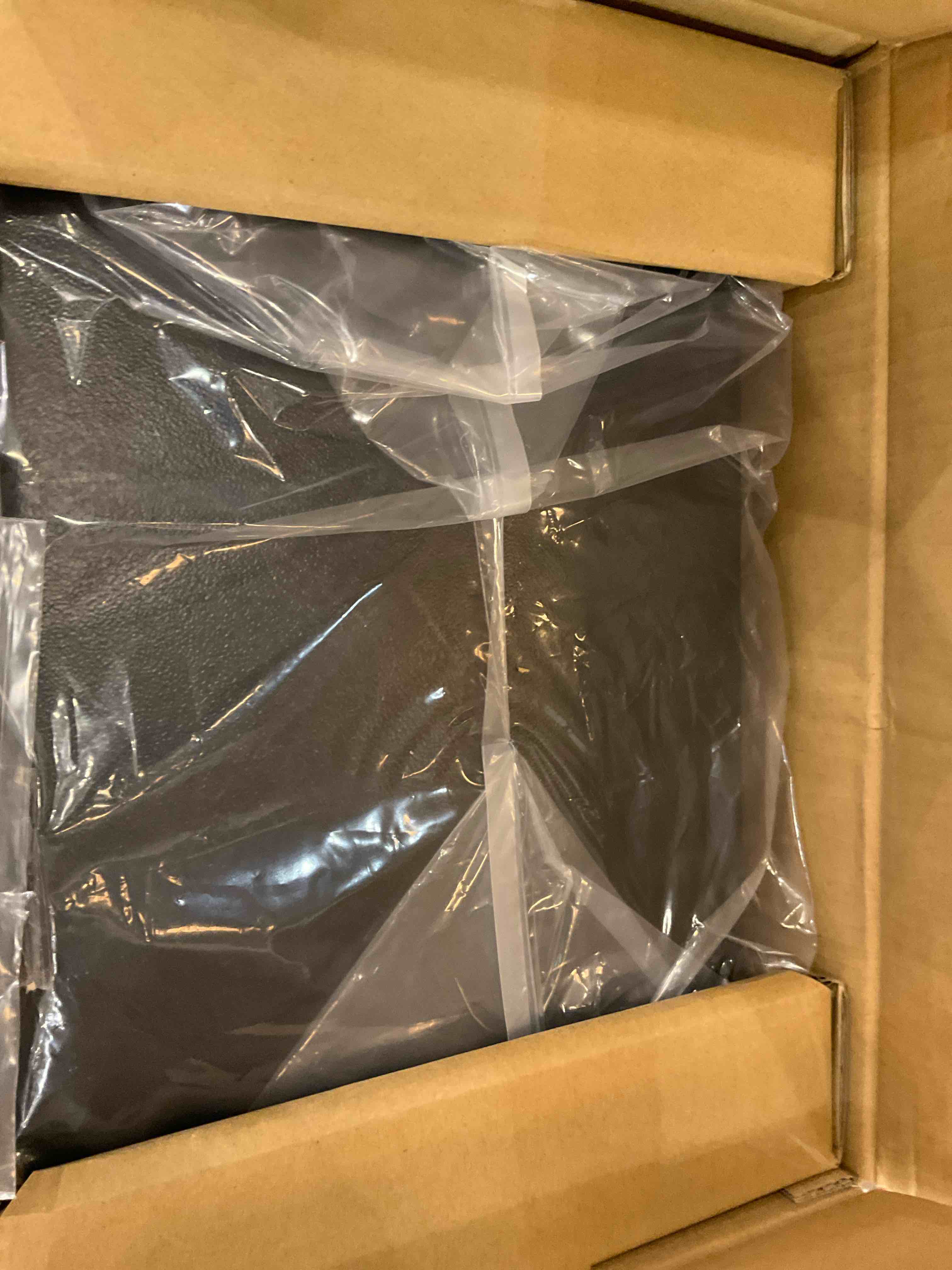 https://s3.amazonaws.com/lotting-images-prod/BargainHunt/EXS01706988_1715007980904.jpeg