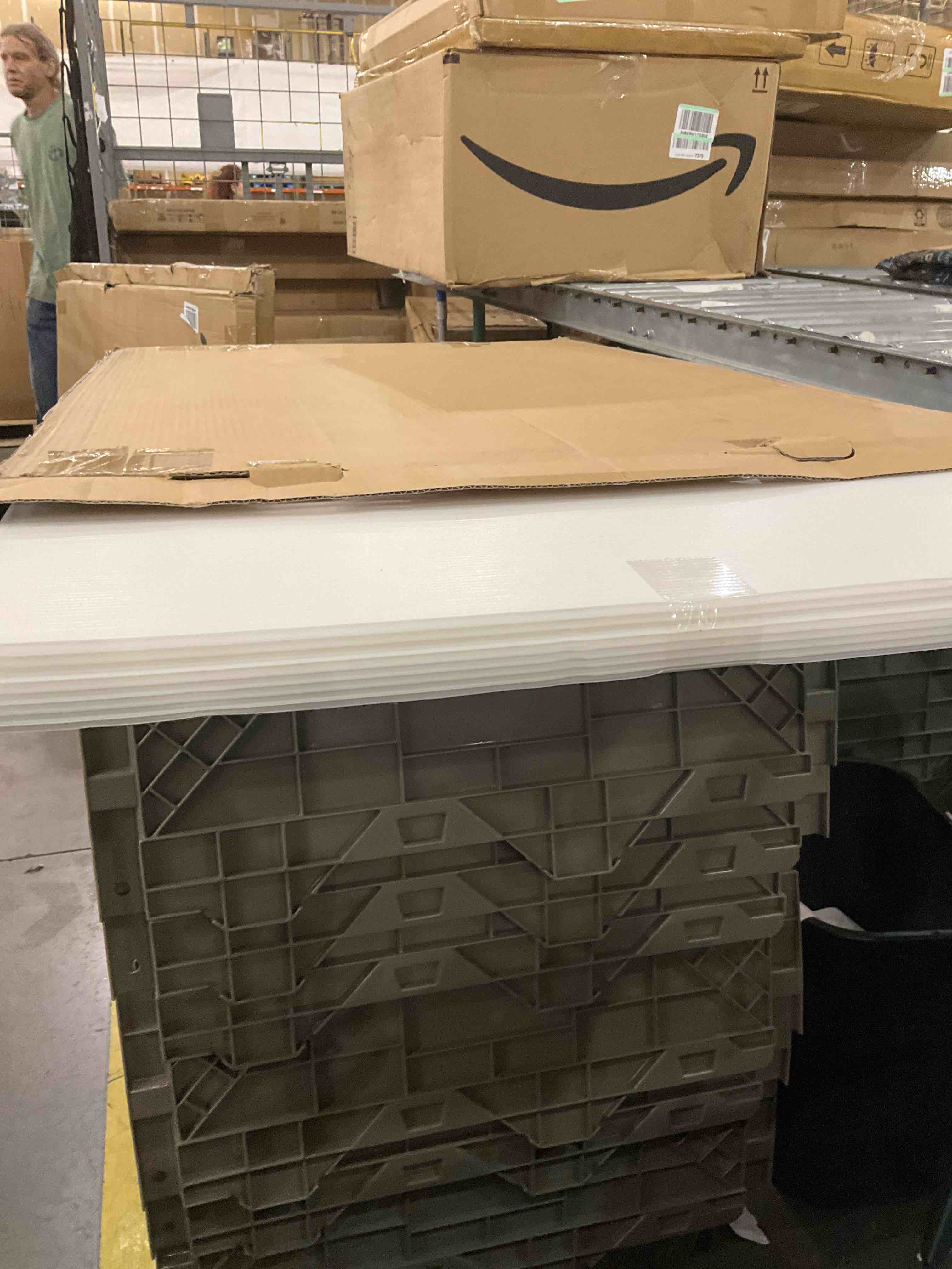 https://s3.amazonaws.com/lotting-images-prod/BargainHunt/EXS01707056_1713449724946.jpeg