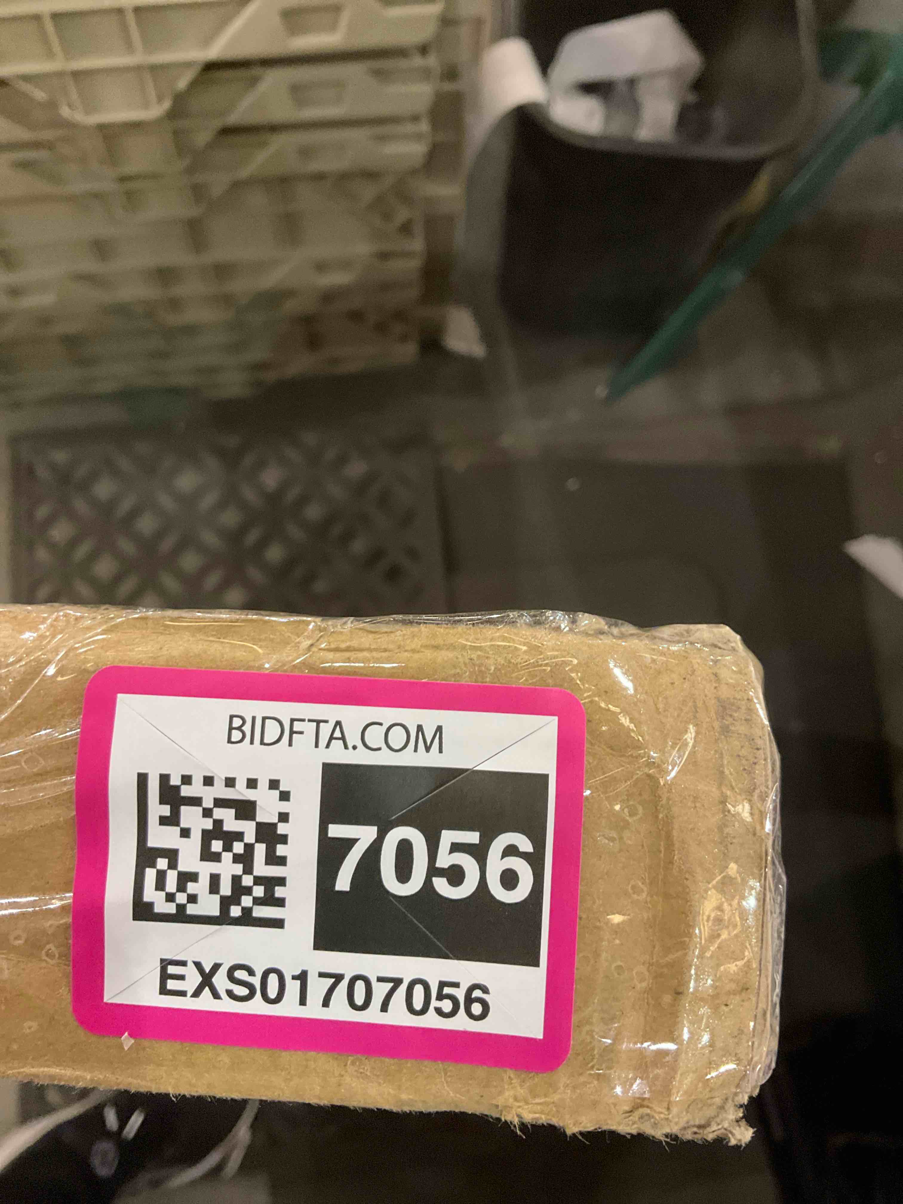https://s3.amazonaws.com/lotting-images-prod/BargainHunt/EXS01707056_1713449782019.jpeg