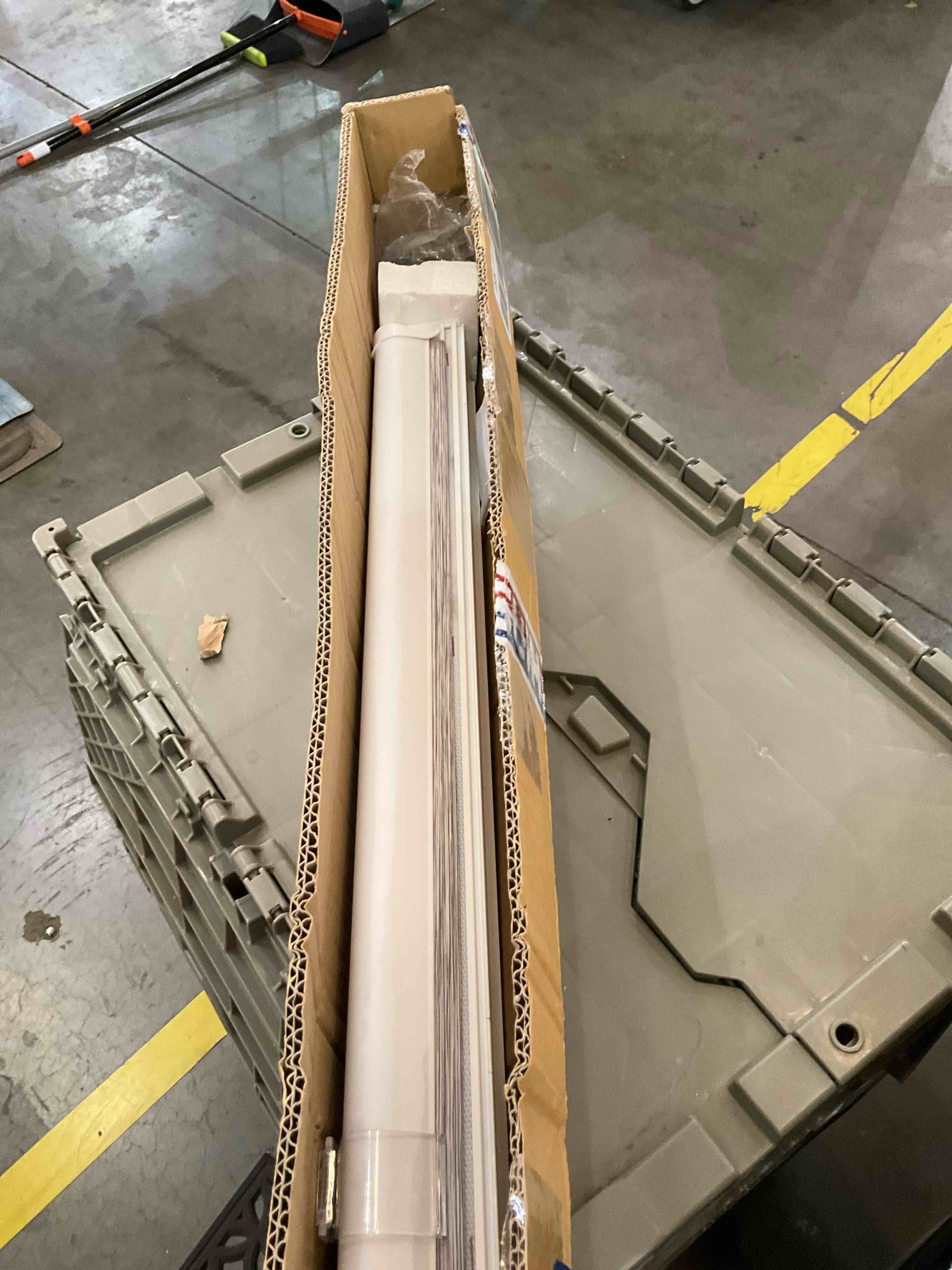 https://s3.amazonaws.com/lotting-images-prod/BargainHunt/EXS01707088_1713459820847.jpeg