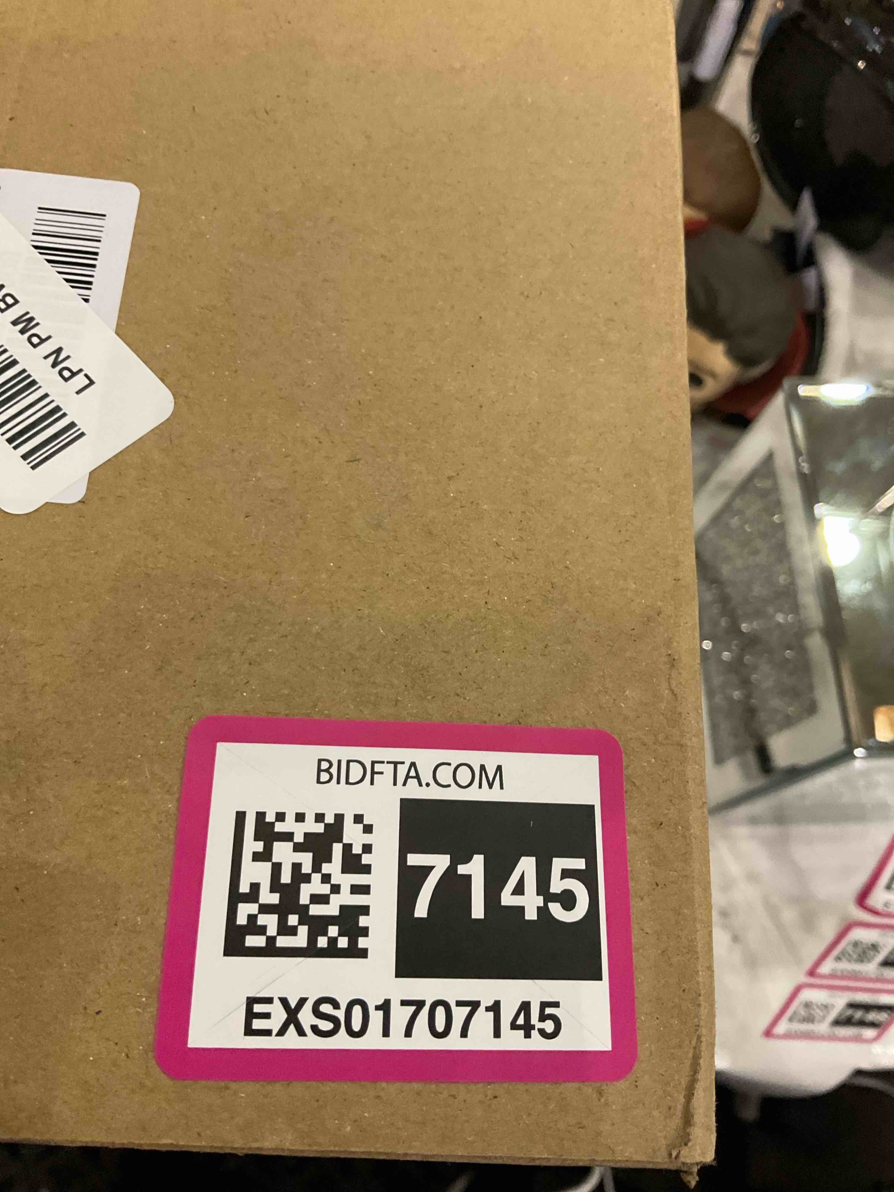 https://s3.amazonaws.com/lotting-images-prod/BargainHunt/EXS01707145_1713528243641.jpeg