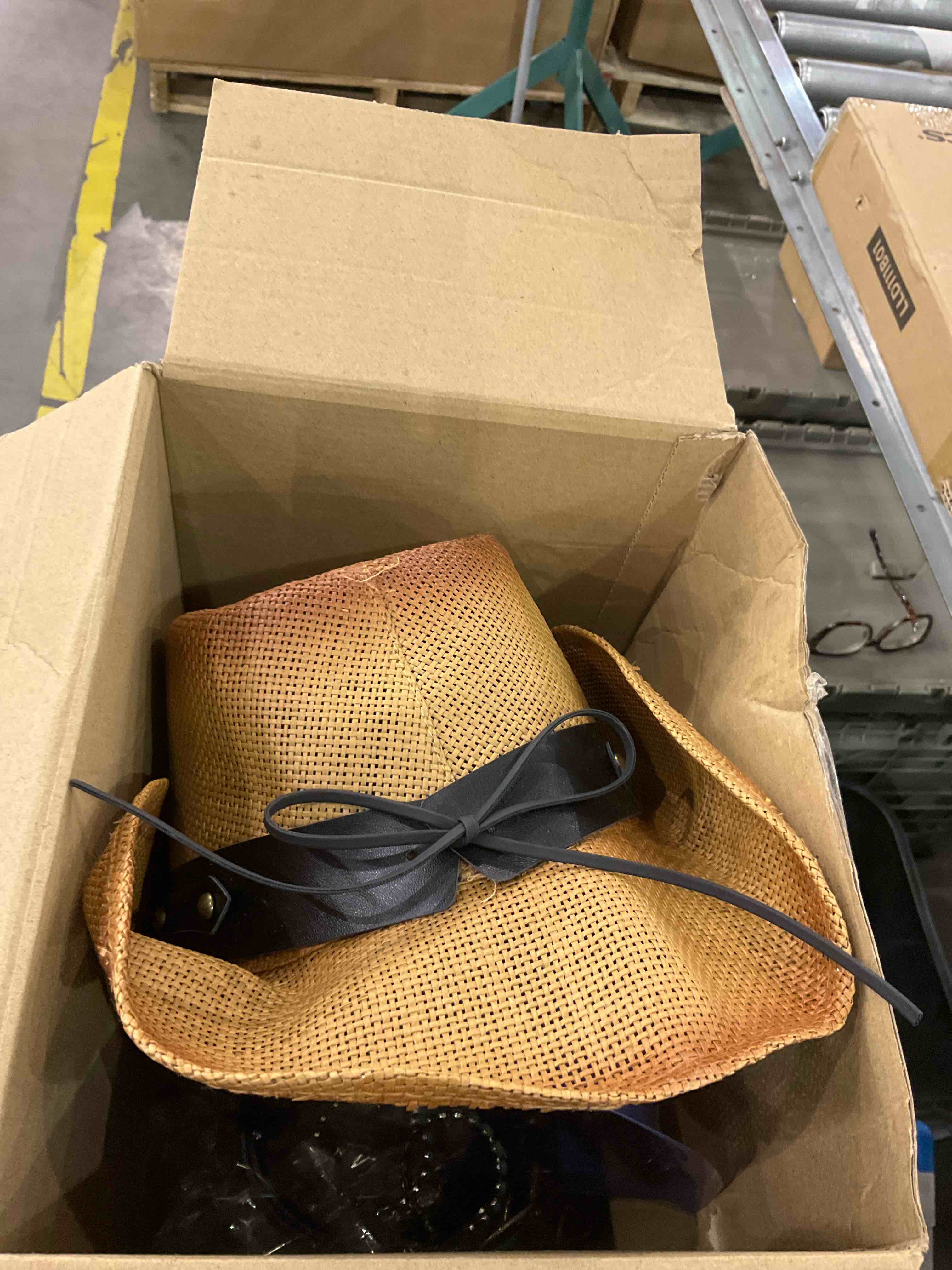 https://s3.amazonaws.com/lotting-images-prod/BargainHunt/EXS01707149_1713528572741.jpeg