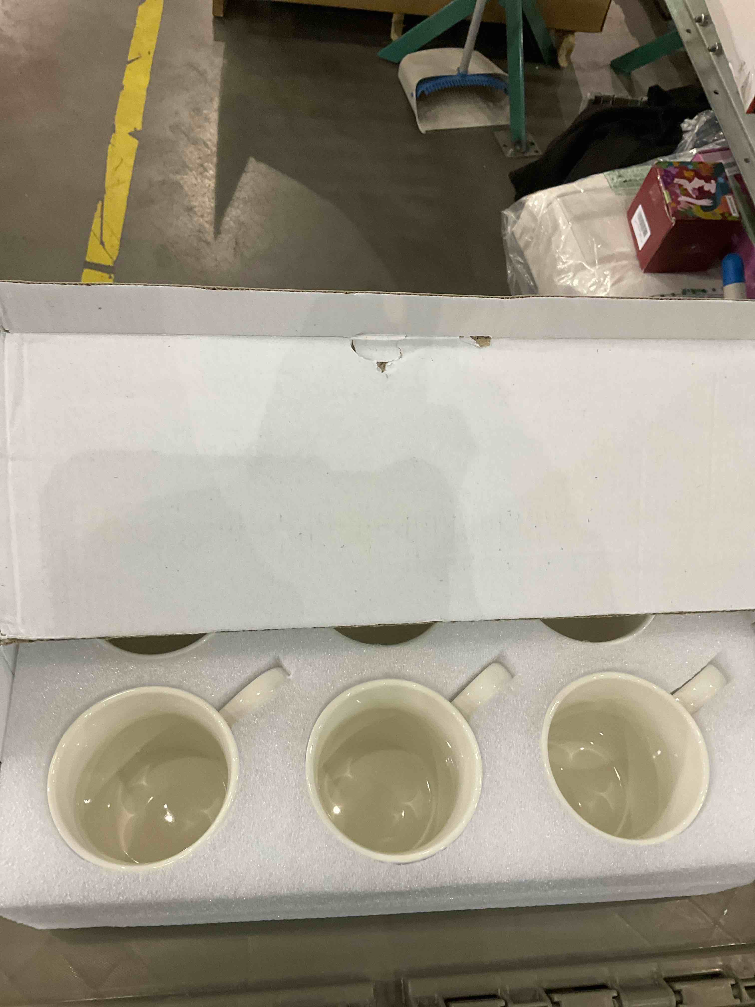 https://s3.amazonaws.com/lotting-images-prod/BargainHunt/EXS01707283_1713785492082.jpeg