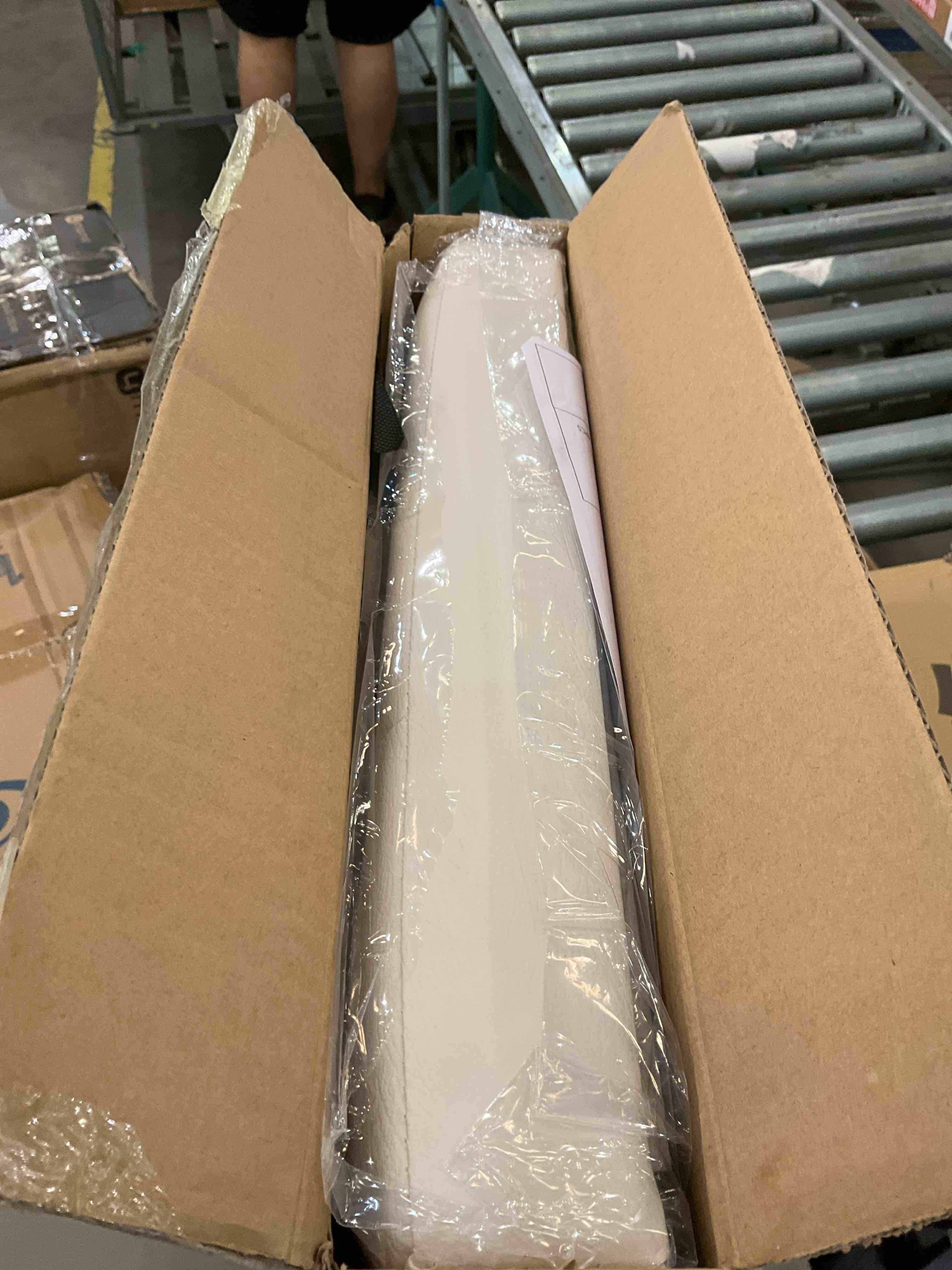 https://s3.amazonaws.com/lotting-images-prod/BargainHunt/EXS01707381_1713805958482.jpeg
